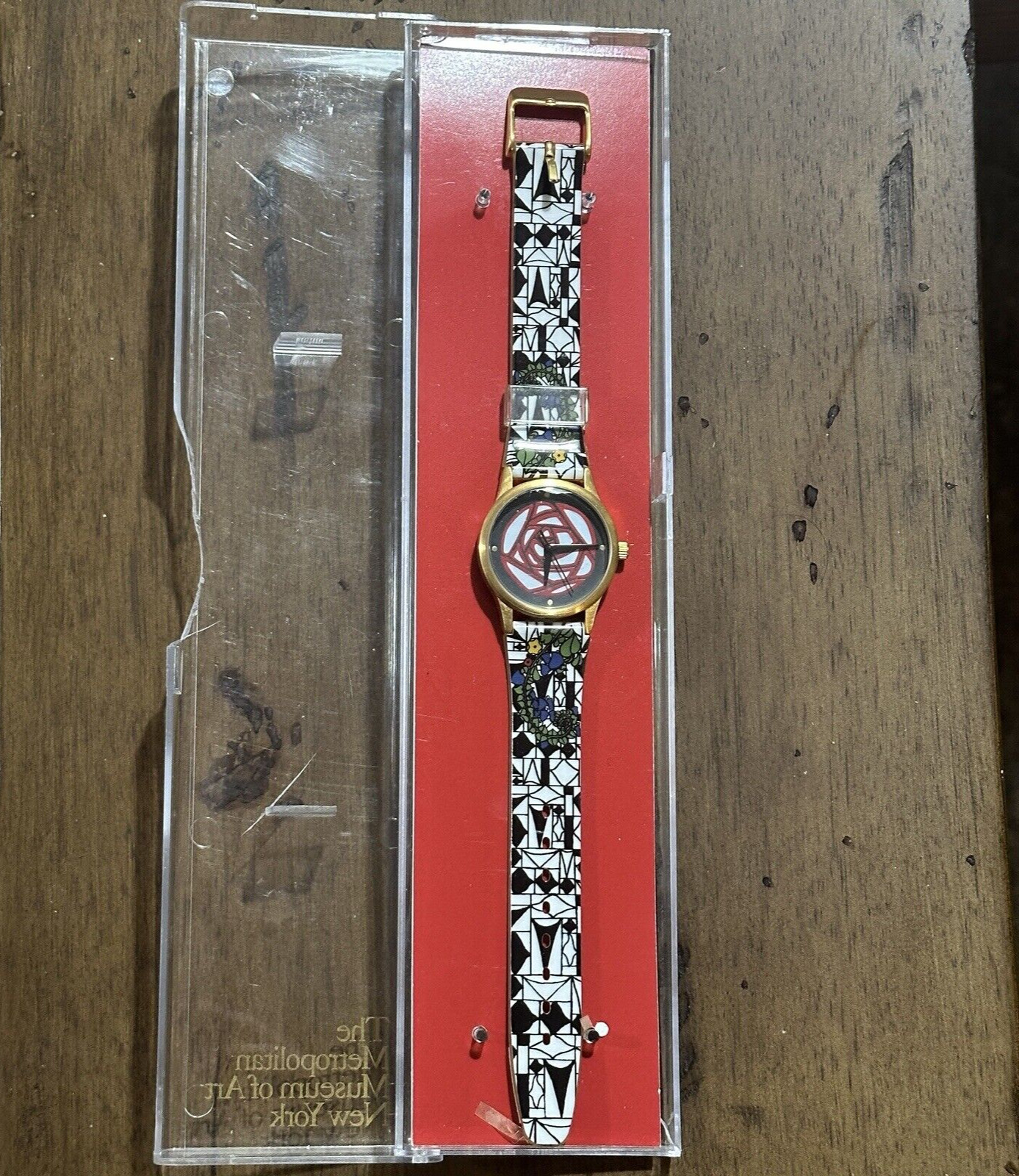 NIB The Metropolitan Museum of Art geometric rose watch