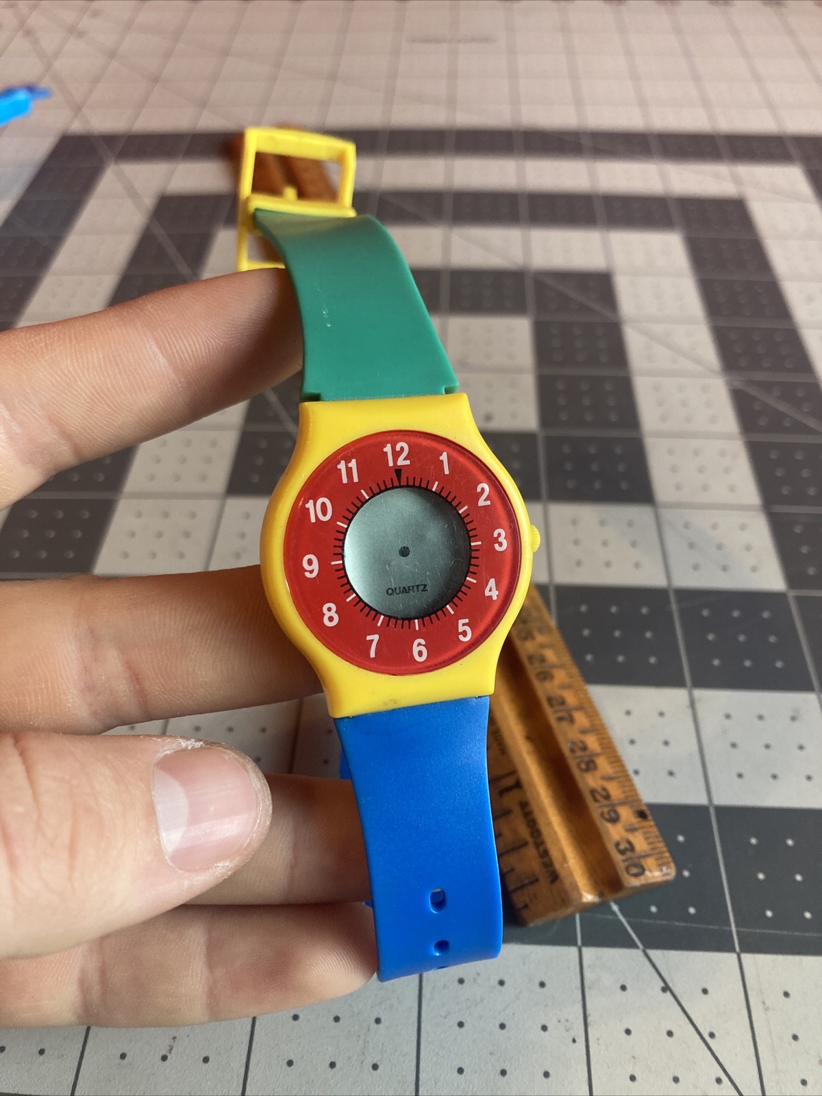 Vintage Quartz Rubber Plastic LCD Kids Watch Rare Color (works/read description)