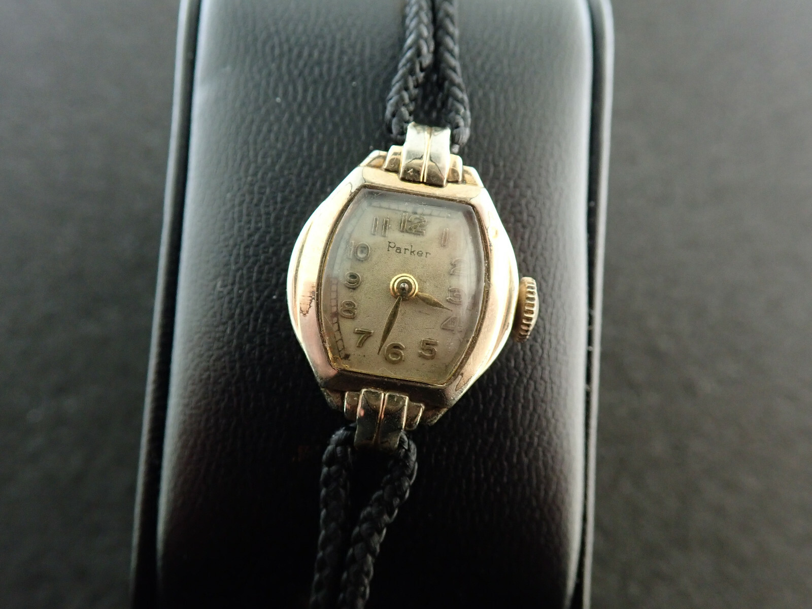 VINTAGE 24.2MM LADIES PARKER WIRST WATCH WITH BRAIDED BAND – RUNNING