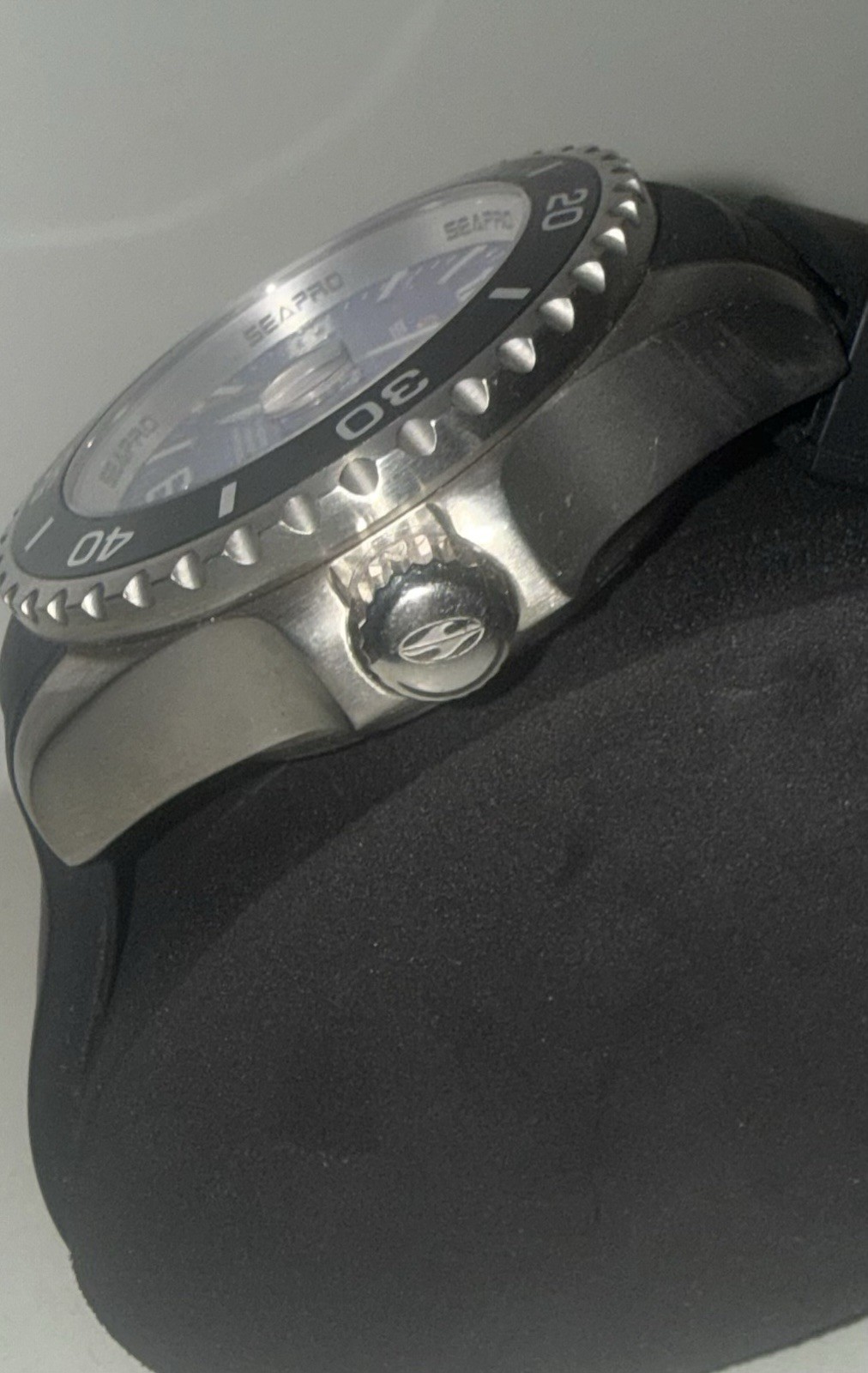 Seapro Abyss Mens Diver Watch 200 ATM Quartz Blue Dial Black Strap Date