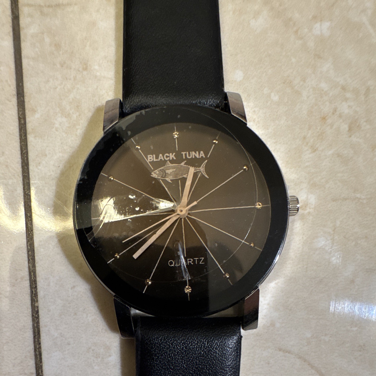 Black Tuna Quartz Analog Wristwatch Black Dial Stick Indexes Leather Strap