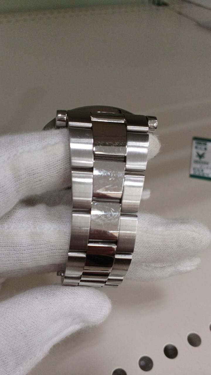 Quartz Model G Round 101M GUCCI