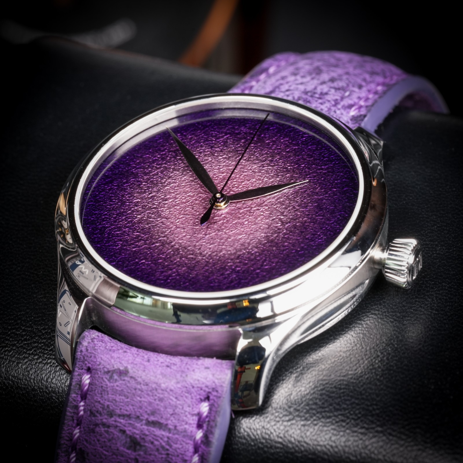 H. Moser & Cie. Endeavour | Purple Enamel Concept 40mm | Full Set
