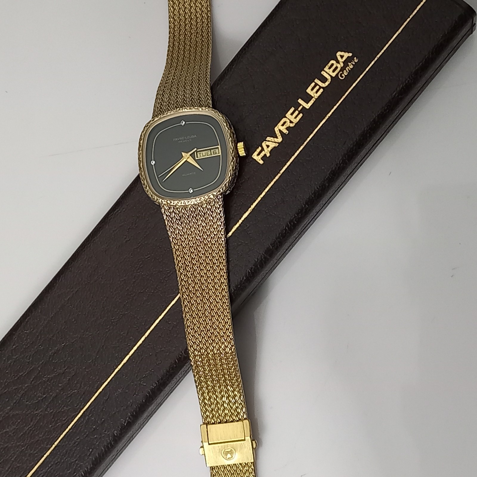Elegant 1980’s Favre Leuba Quartz Gents Luxury Watch + Integrated Bracelet Dress