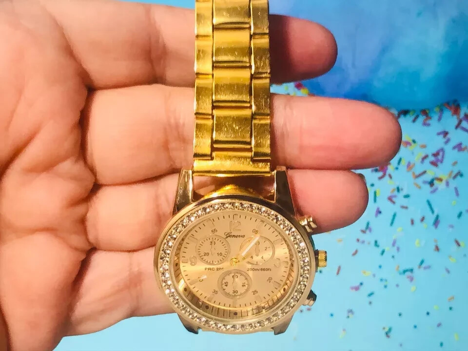 Men’s Watch – Geneva – Gold Face Casing & Band Numerical Second Hand Quartz NEW
