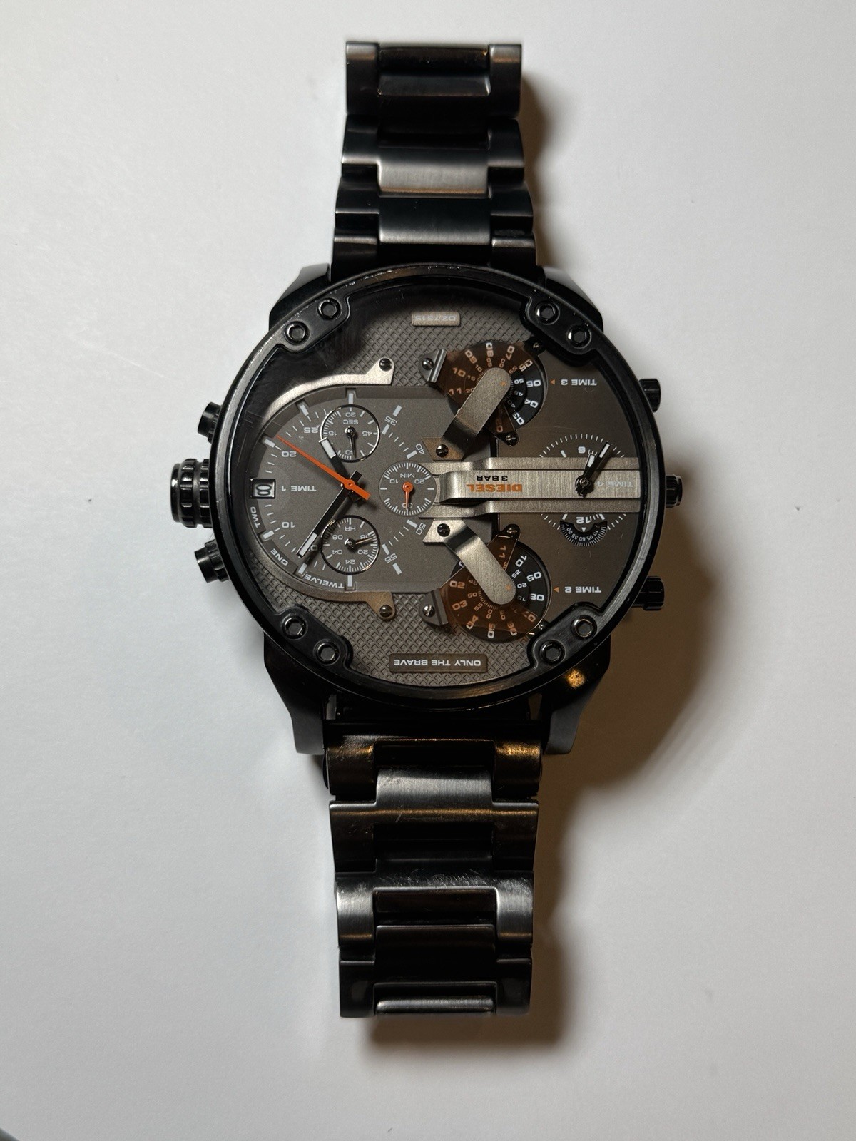 Diesel Brave Men’s Watch Quartz Date Gunmetal Stainless Steel Bracelet 57mm