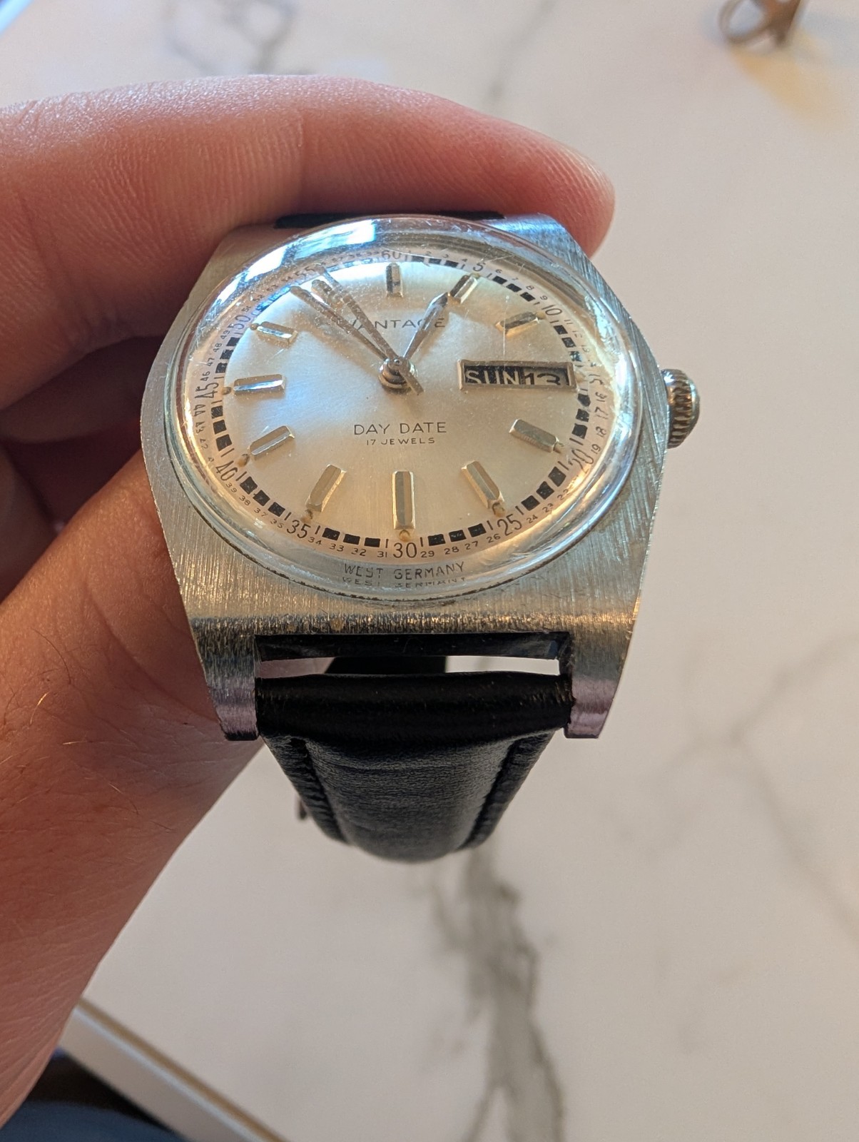Vantage by Hamilton Day-Date Vintage 1970s Manual 17J Men’s Watch Running
