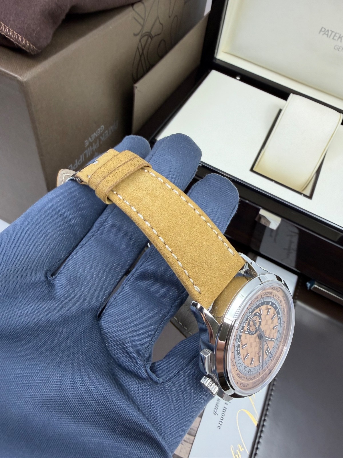 2024 Salmon Dial Patek Philippe Complications World Time Flyback Chronograph