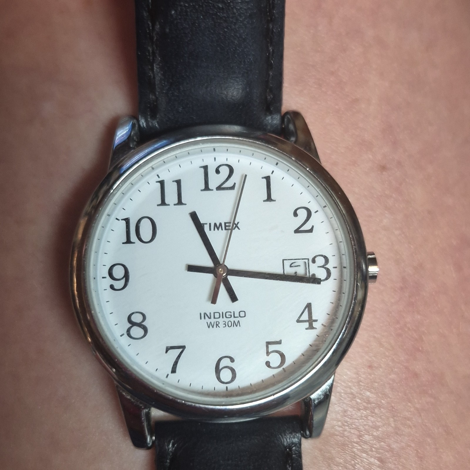 Timex Indiglo Quartz Date WR 30m White Dial Black Leather Strap Watch
