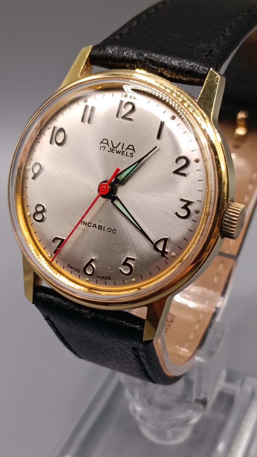 Vintage 1960s Avia Manual Wind 17 Jewels Silver Dial Swiss Gold Plated Running