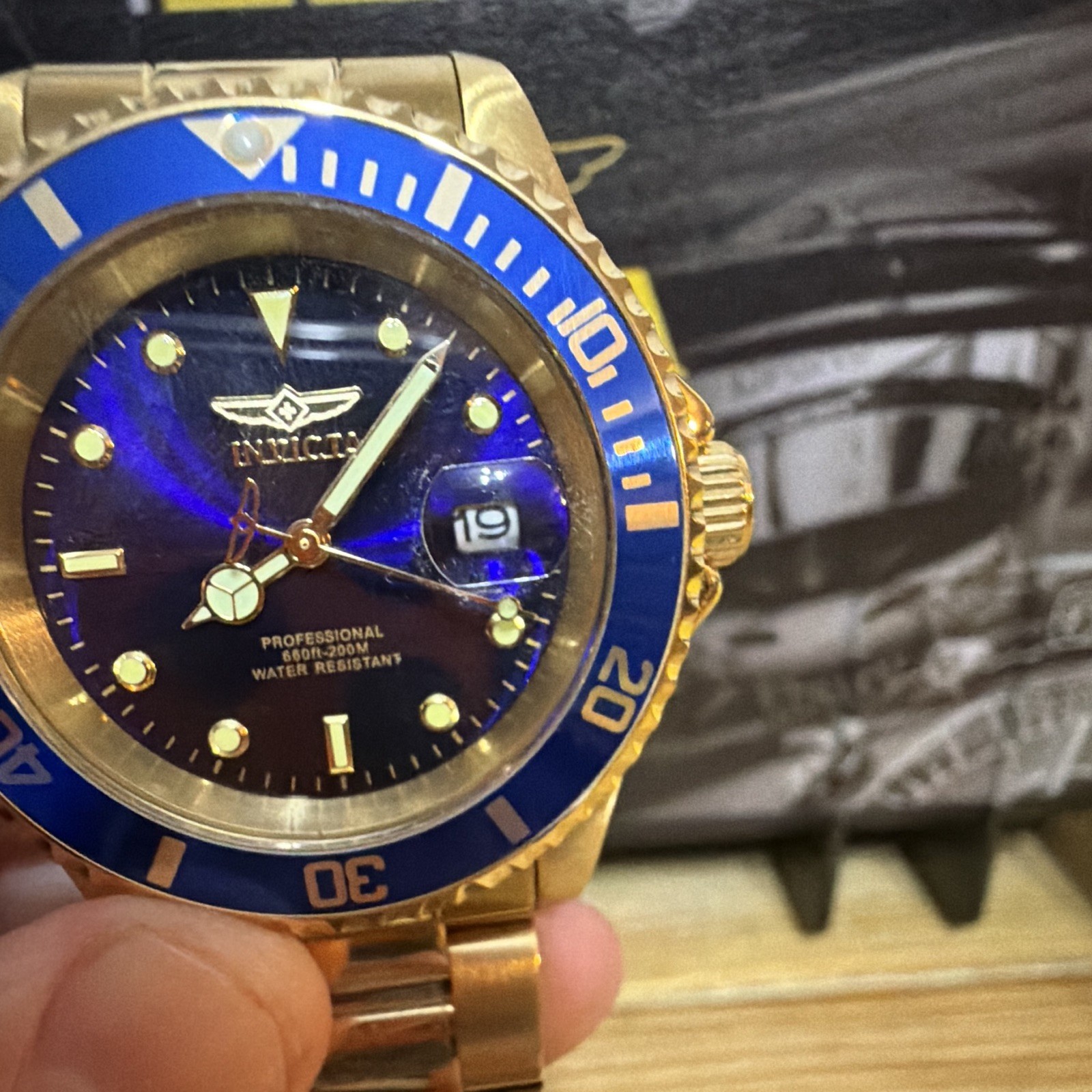Invicta Pro Diver Men’s Quartz Blue Dial Date Gold Steel Bracelet 200m