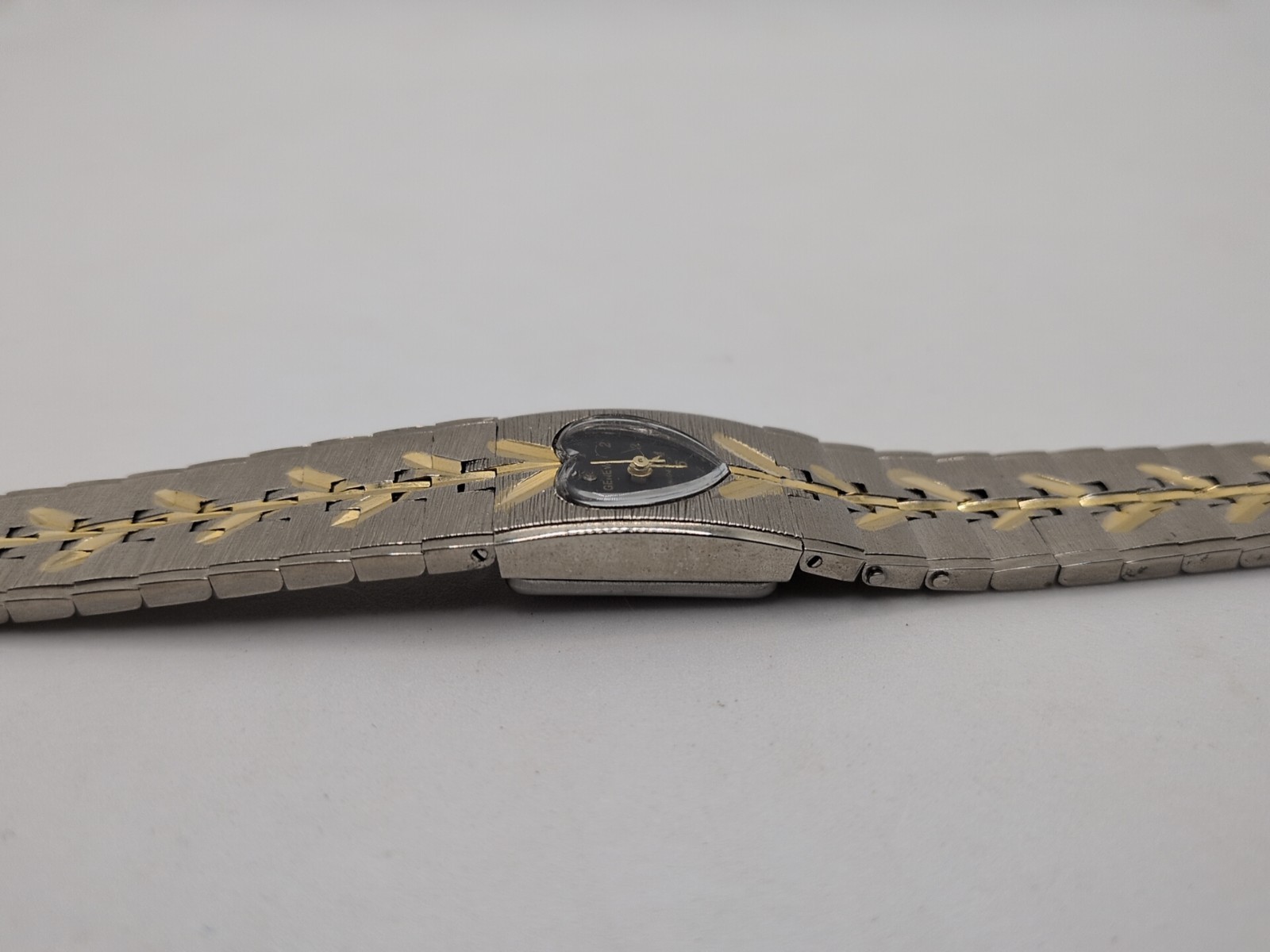 Geneva Antimagnetic Manual Watch Heart Shaped Bezel Brushed Silver Gold 7.5″