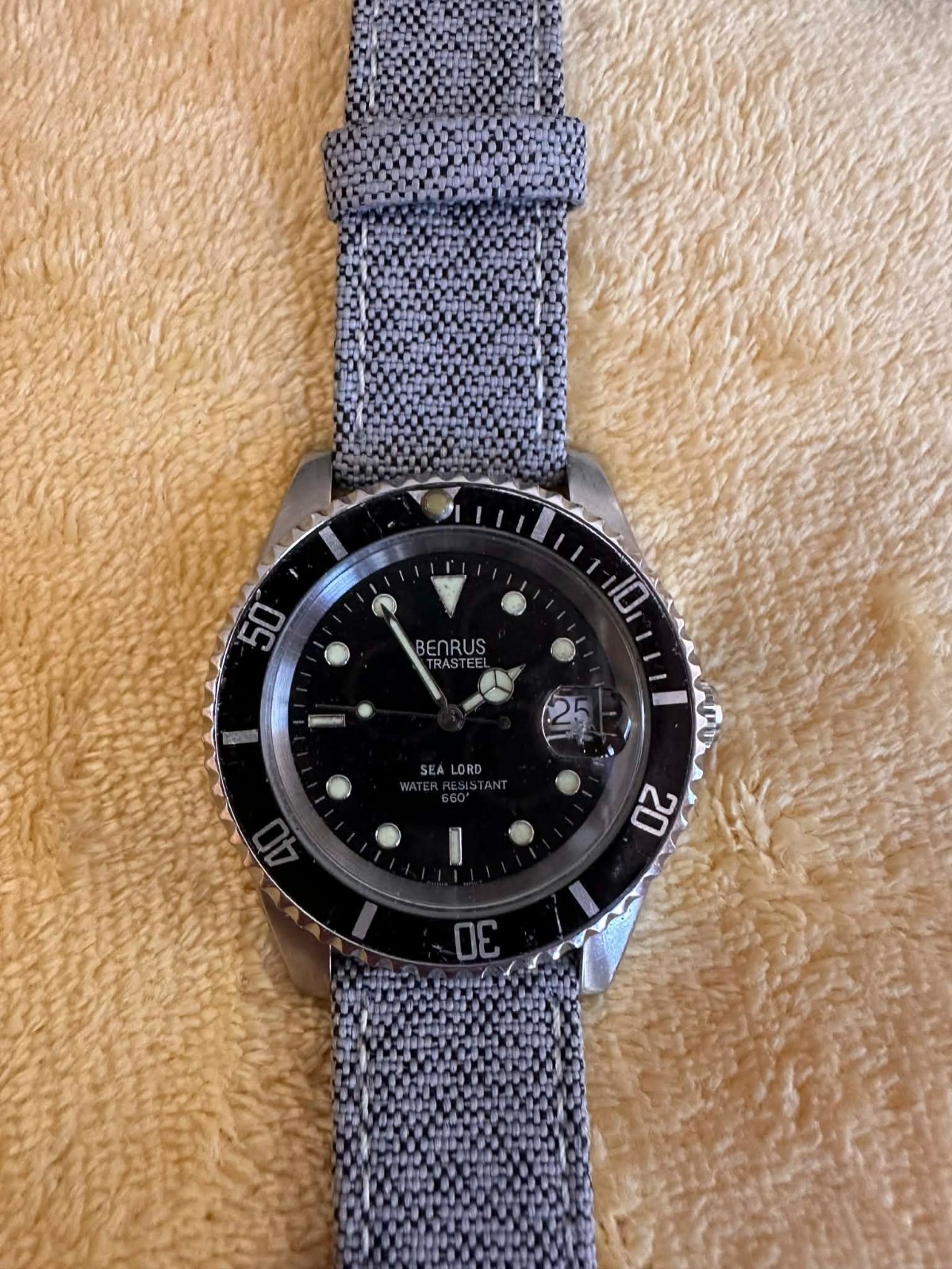 VINTAGE 60’s/70’S BENRUS SEA LORD 660ft QUARTZ RARE WATCH- USED.