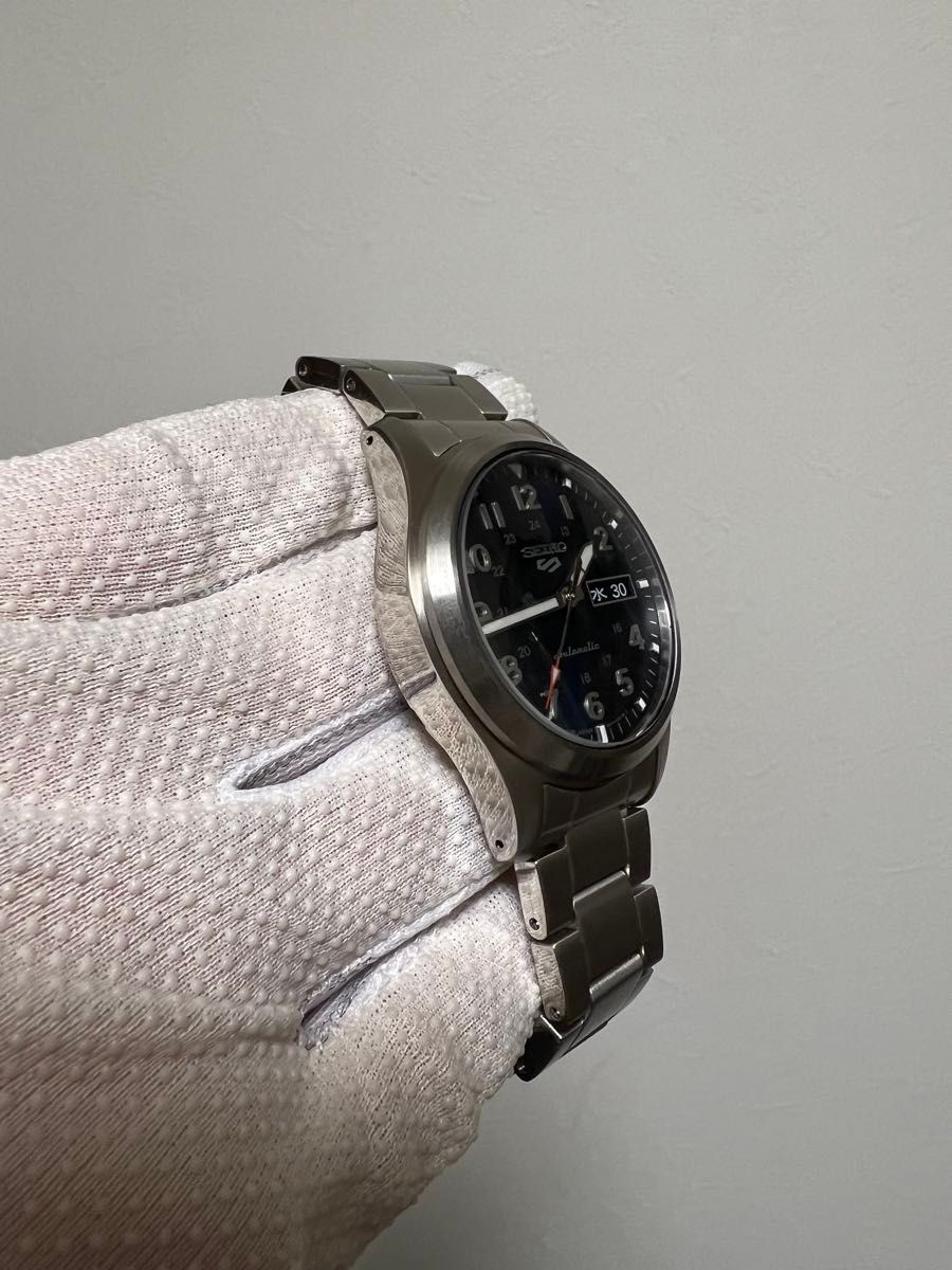SEIKO SBSA113 Automatic Wristwatch with Day-Date, Steel Case, Blue Gradient Dial