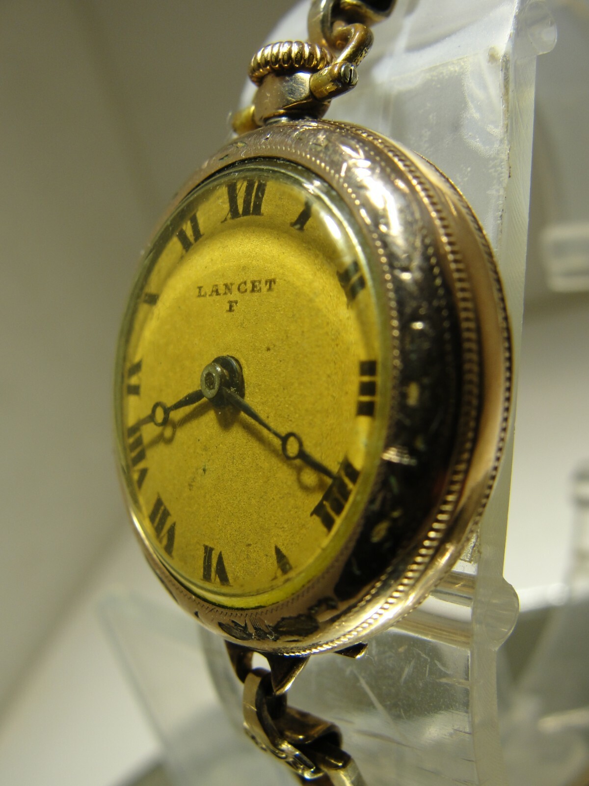 LADIES VINTAGE DUECO WATCH 15 JEWEL 2 ADJ. MANUAL WIND, SOLD AS IS NONE WORKING