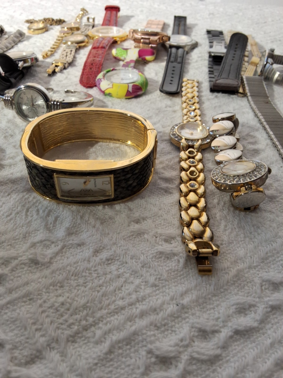 Watch Lot Untested 18 Count + Extra Bands, Over 2 LBs See Description