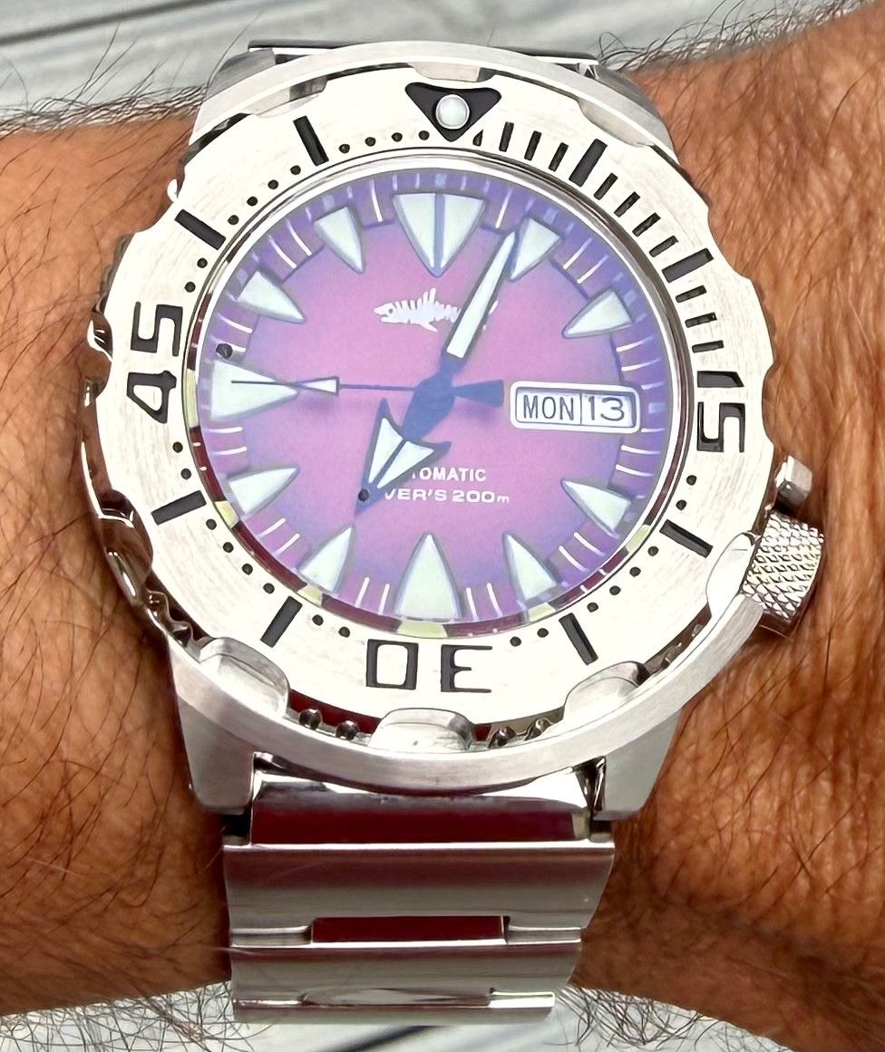 Heimdallr Sharkey Ocean Monster Dive Watch – Red