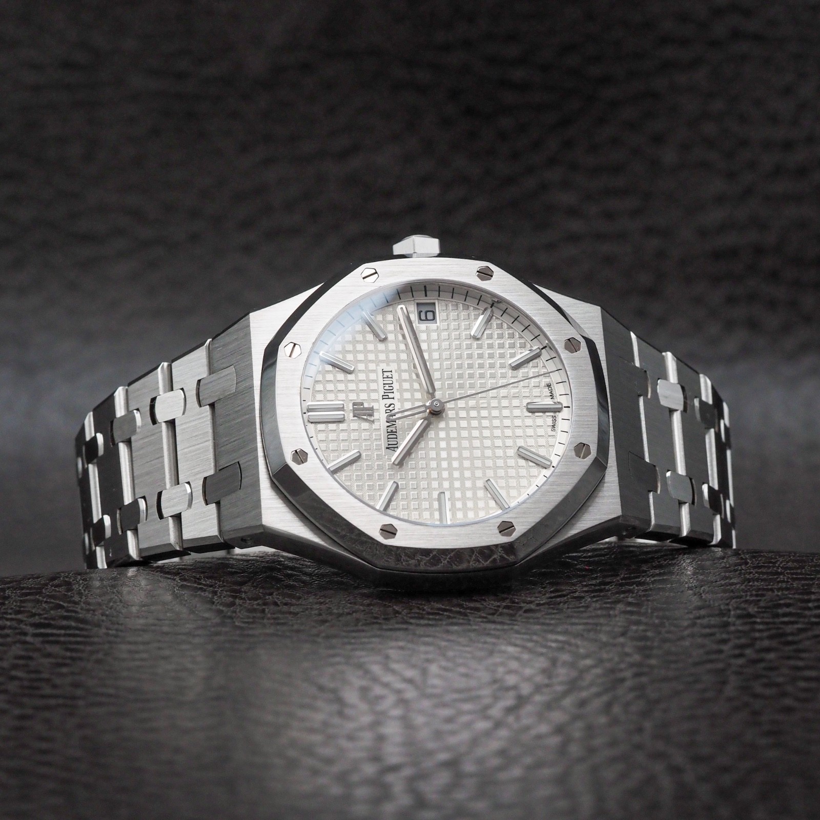 Audemars Piguet Royal Oak 15500ST White Dial 41mm with Box