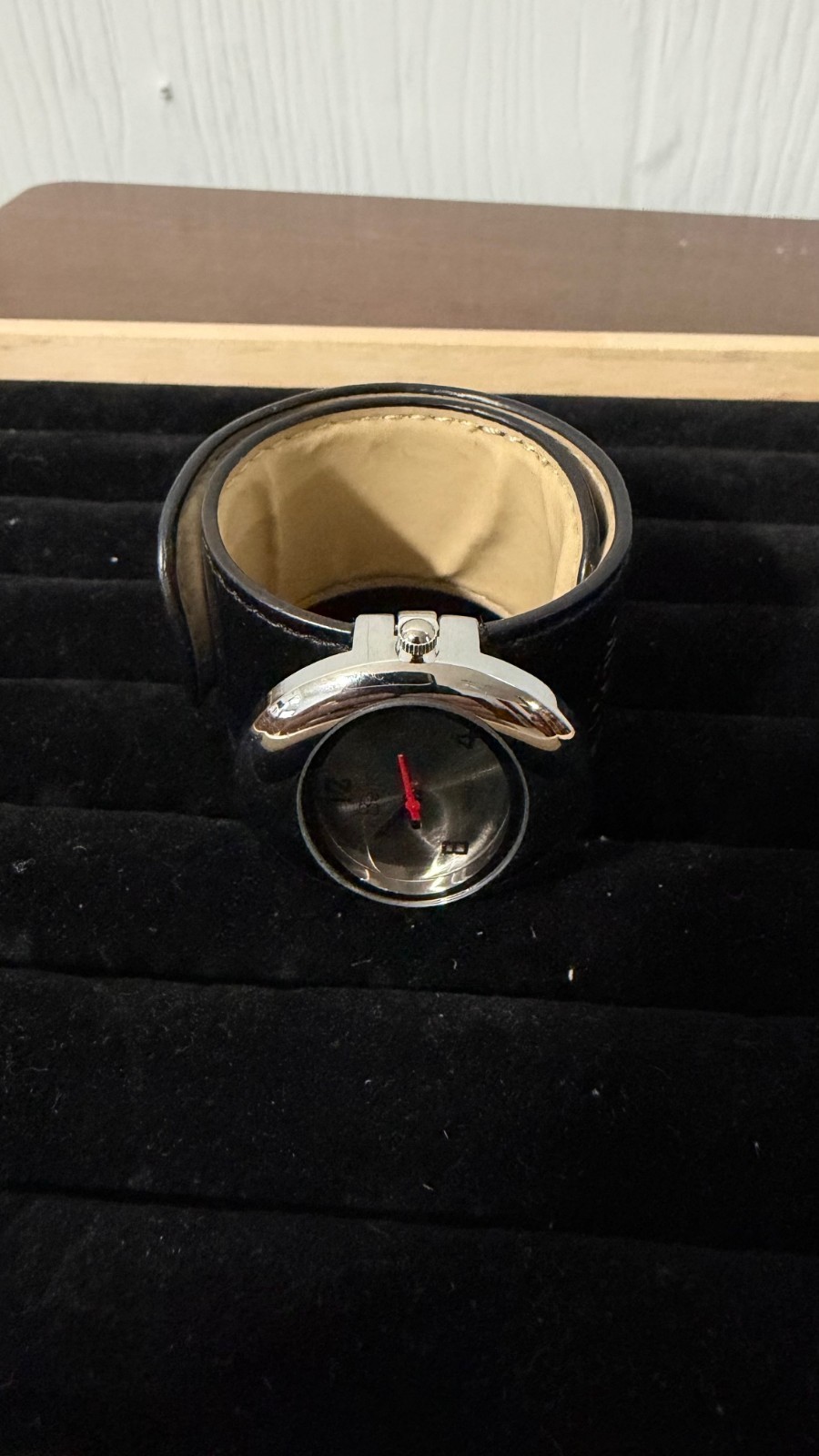 BEIJO ONE PIECE SLAP BAND WATCH EF