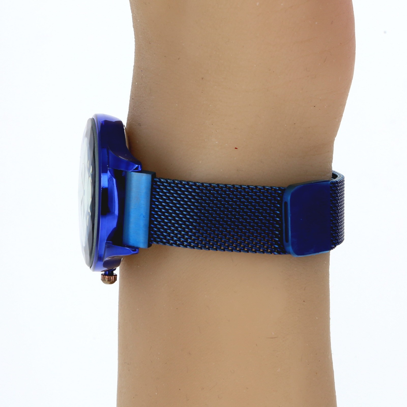 Women’s Blue metallic Finish Easy to Use Magnetized Mesh Band