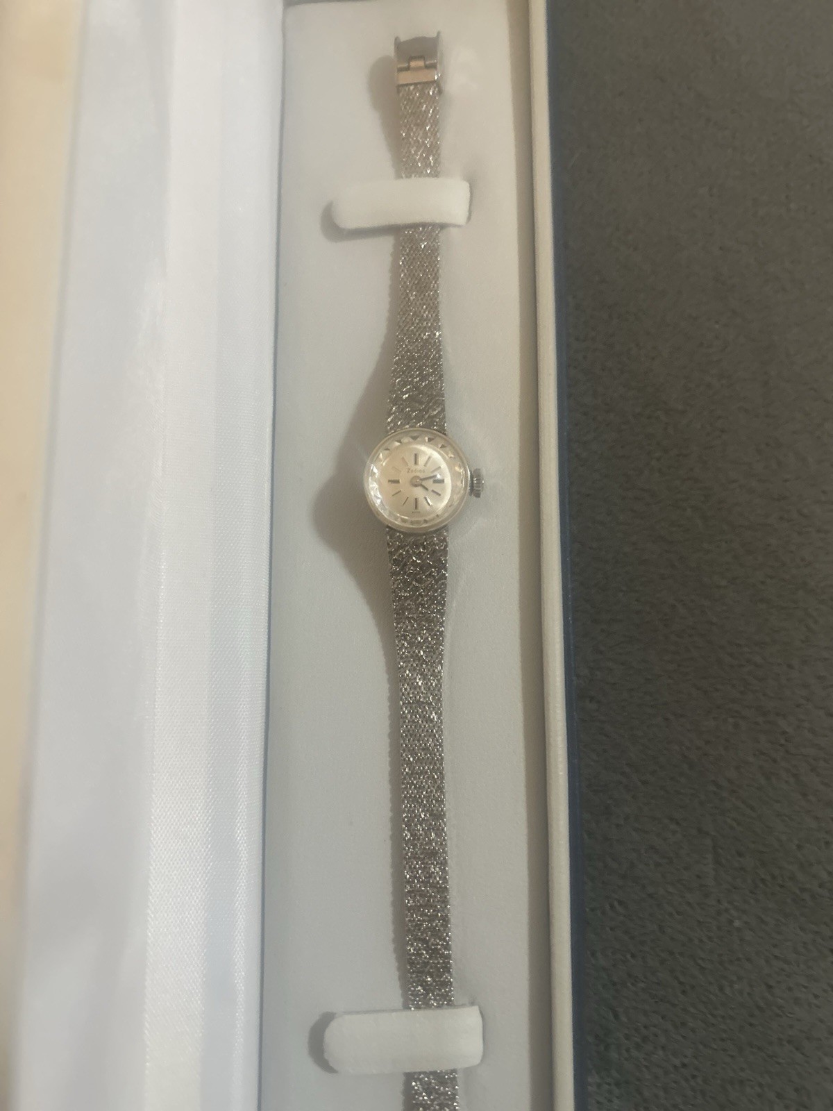 Zodiac 14k gold vintage women cocktail watch, Manual Wind Silver Mesh Bracelet