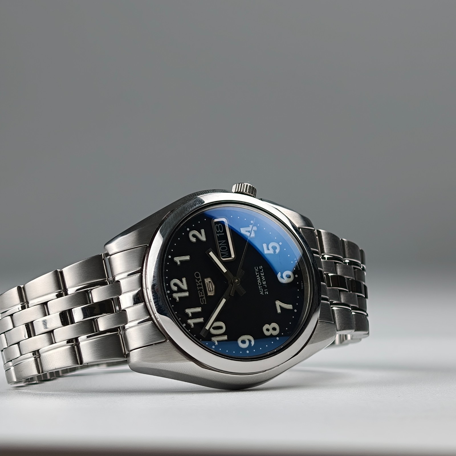 Seiko 5 SNK381K1 7S26-0090 Automatic Blue Dial Men’s Watch – Mint Full Set Box