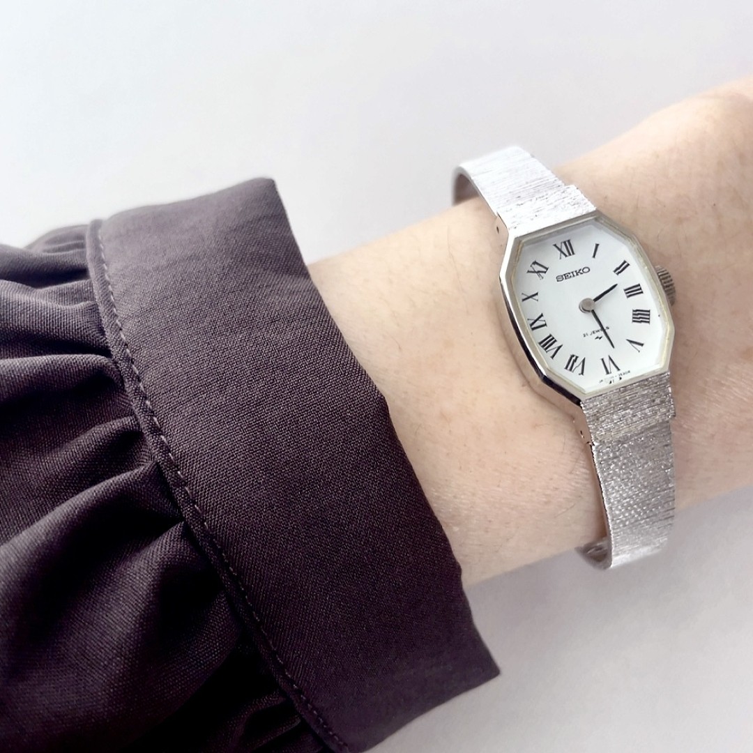 SEIKO 21 Jewels Ladies Manual Wind Wristwatch Model 11 3770 Working Item