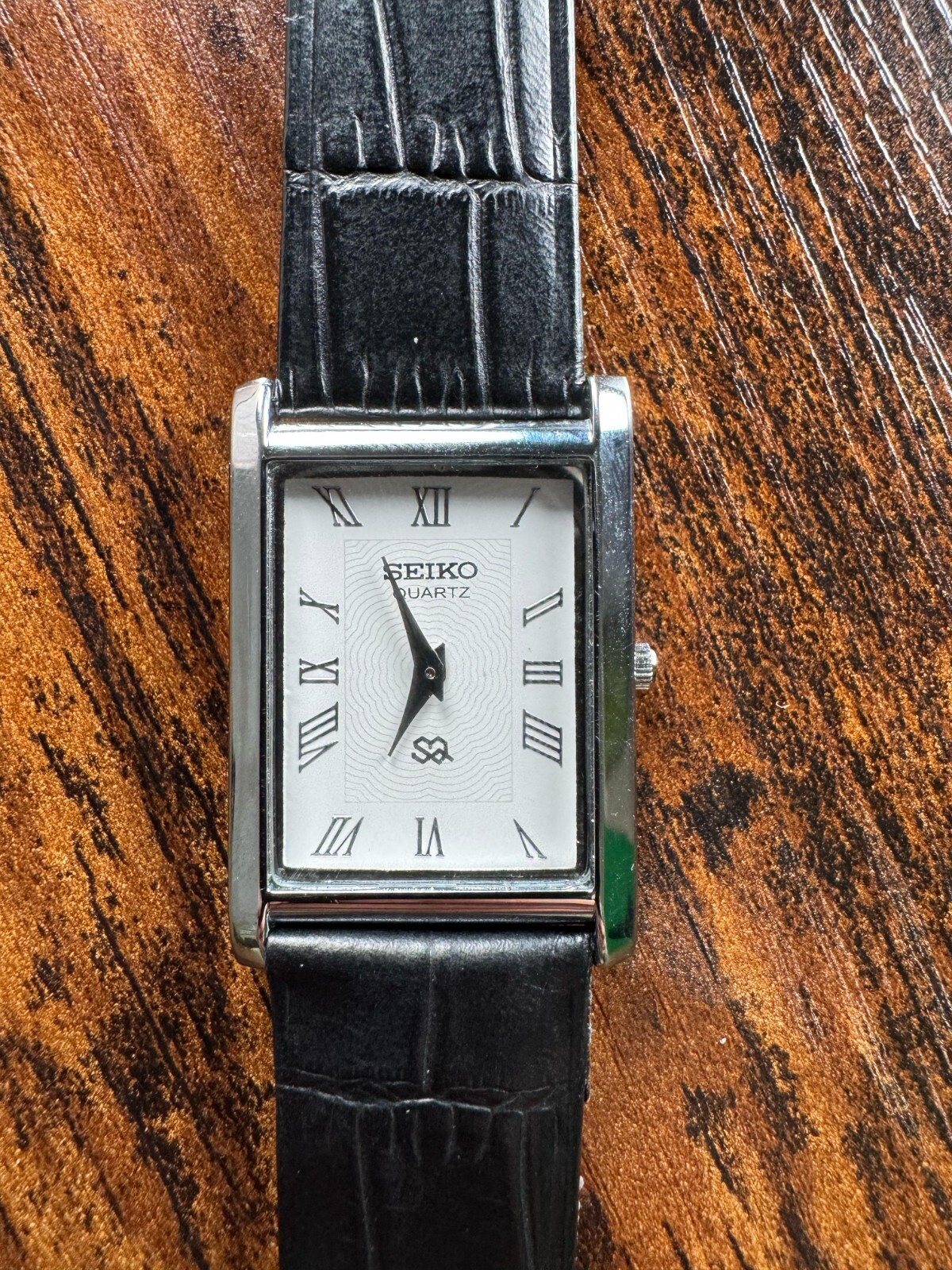 Vintage Men Seiko Quartz Slim Tank White Dial Black leather Dress Watch