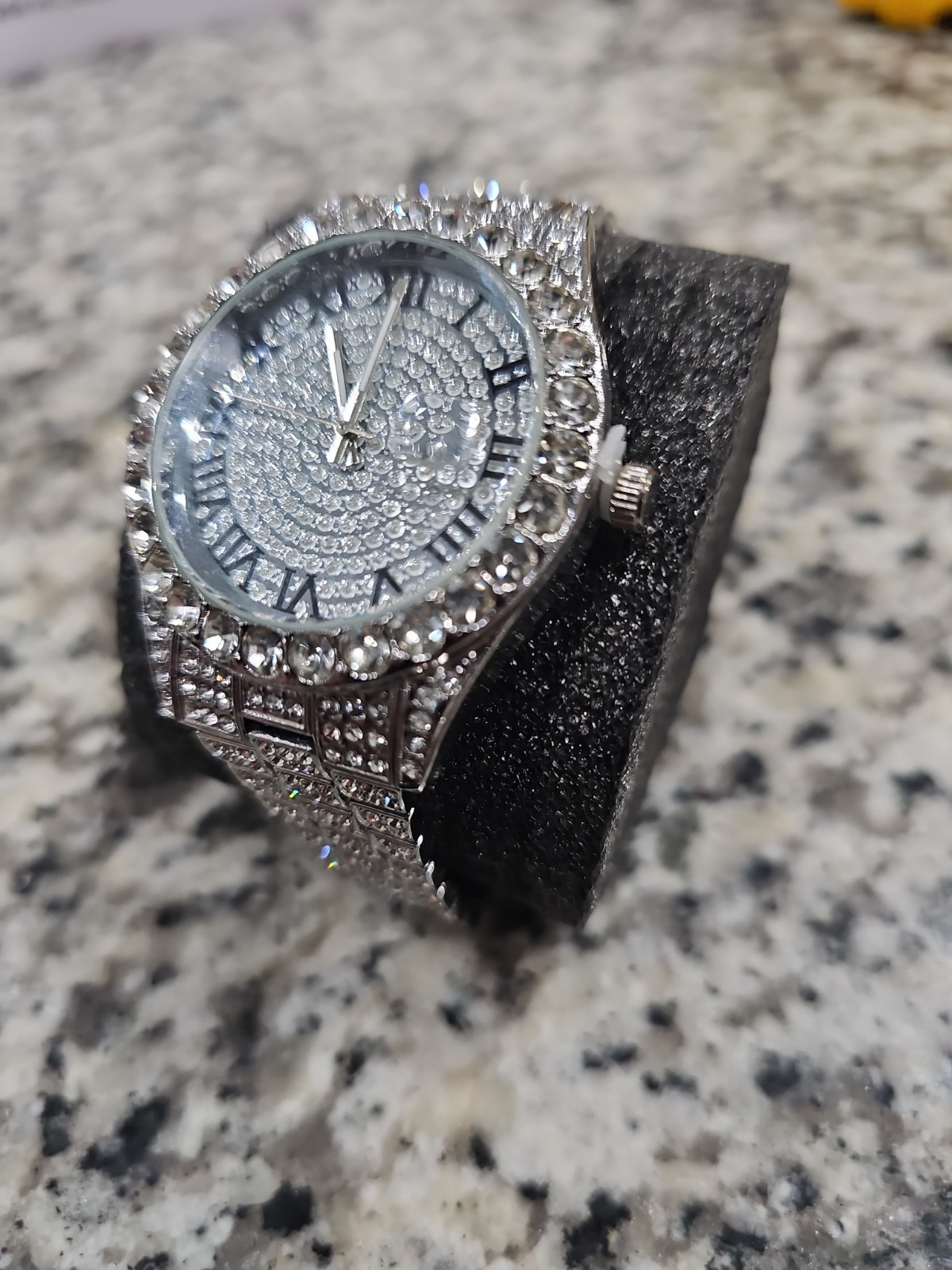 Luxury Iced-Out Hip Hop Watch for Men – Bling Diamond Quartz with New Invicta