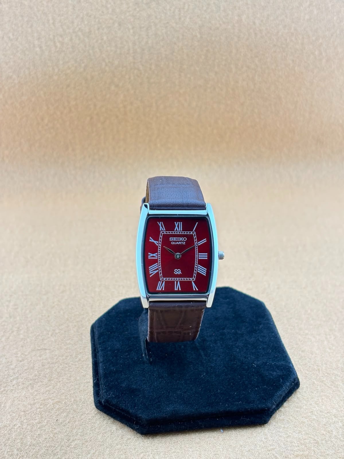 RED SILVER Vintage Seiko barrel Quartz men’s Wristwatch-DARK BROWN STRAP