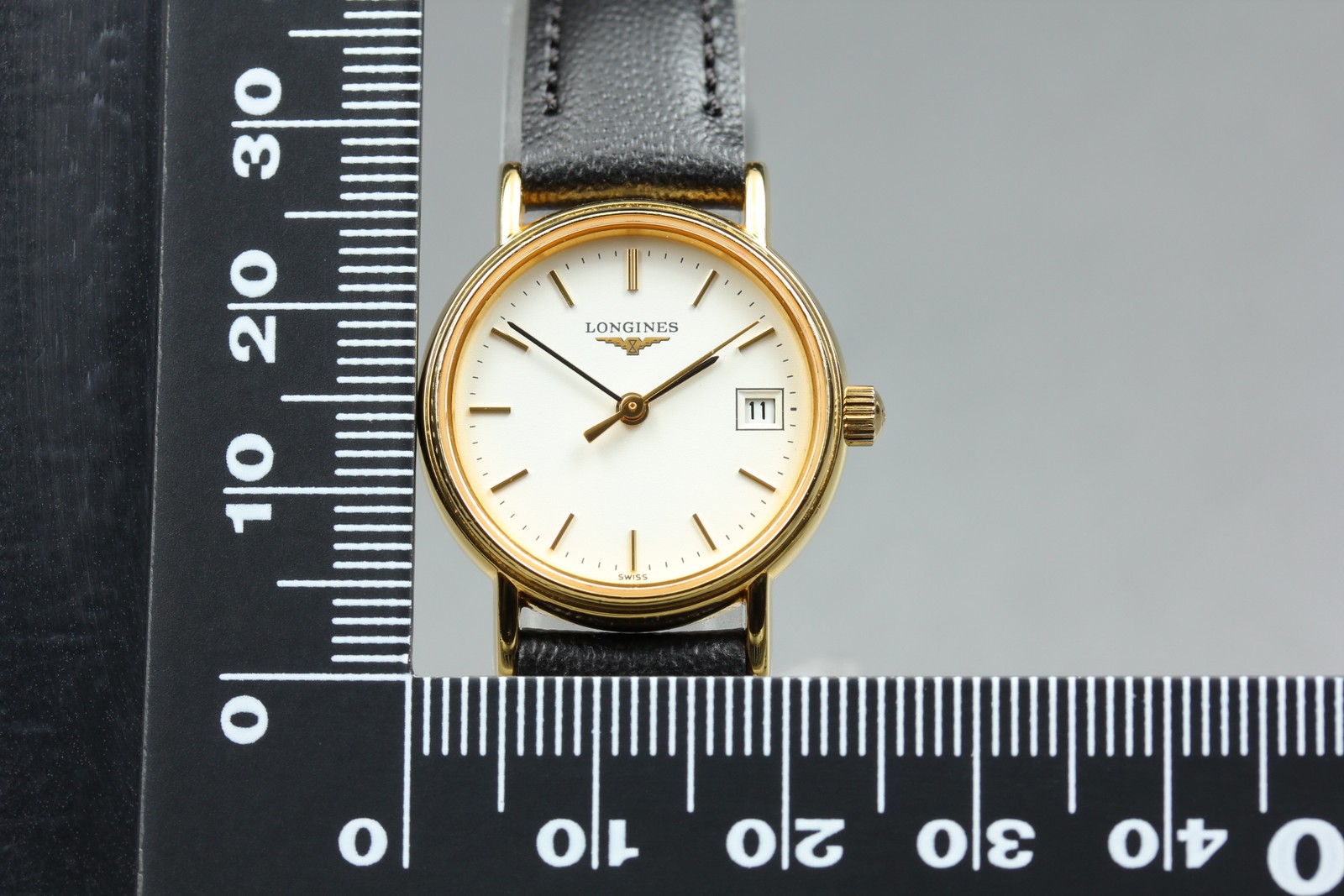 Longines L4.220.2 24mm Women’s Watch White Dial Date Quartz [Near MINT]