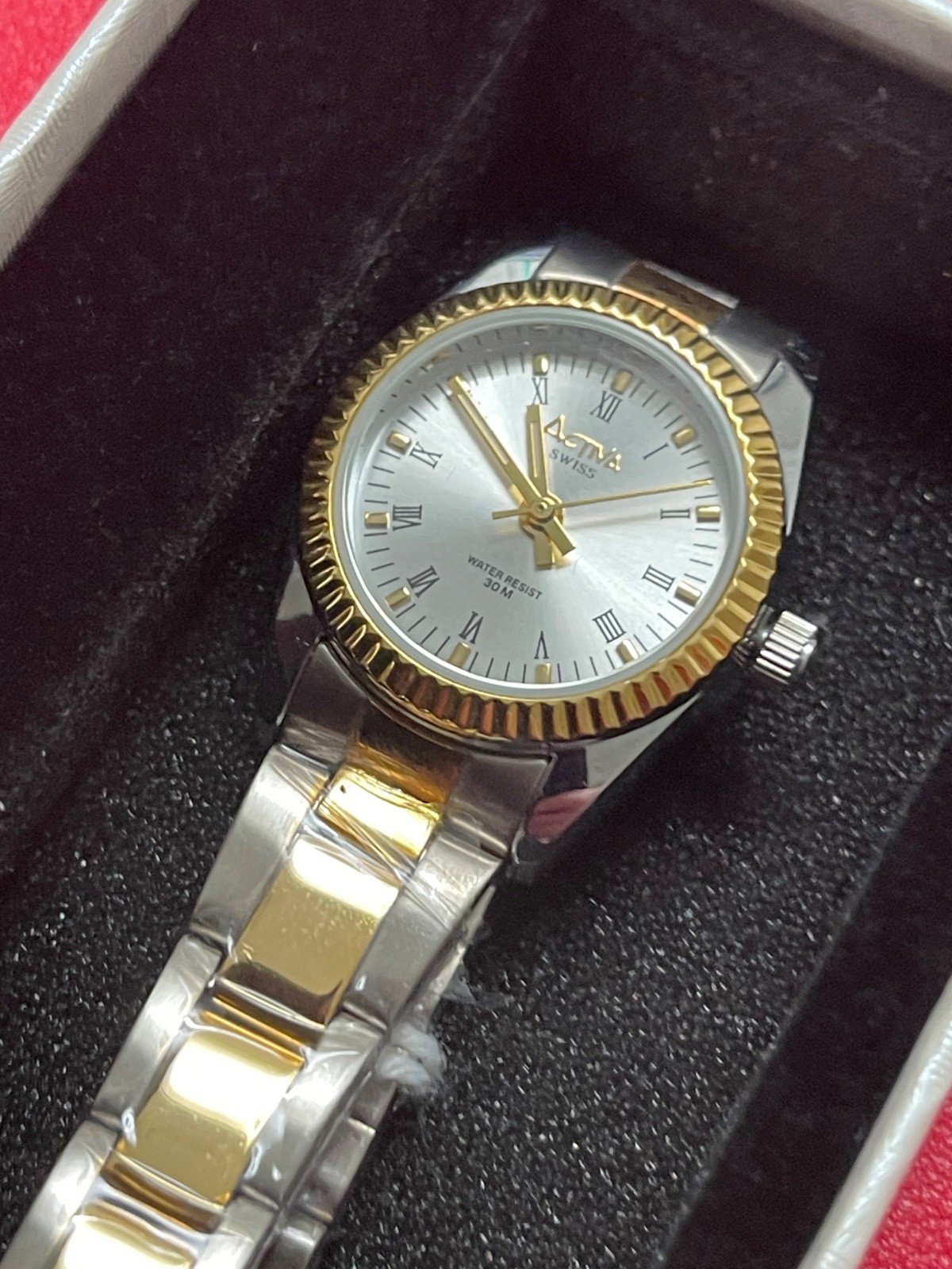Swiiss Activa Womens classic SS two tone NEW Quality watch –look !!!! CLASSIC