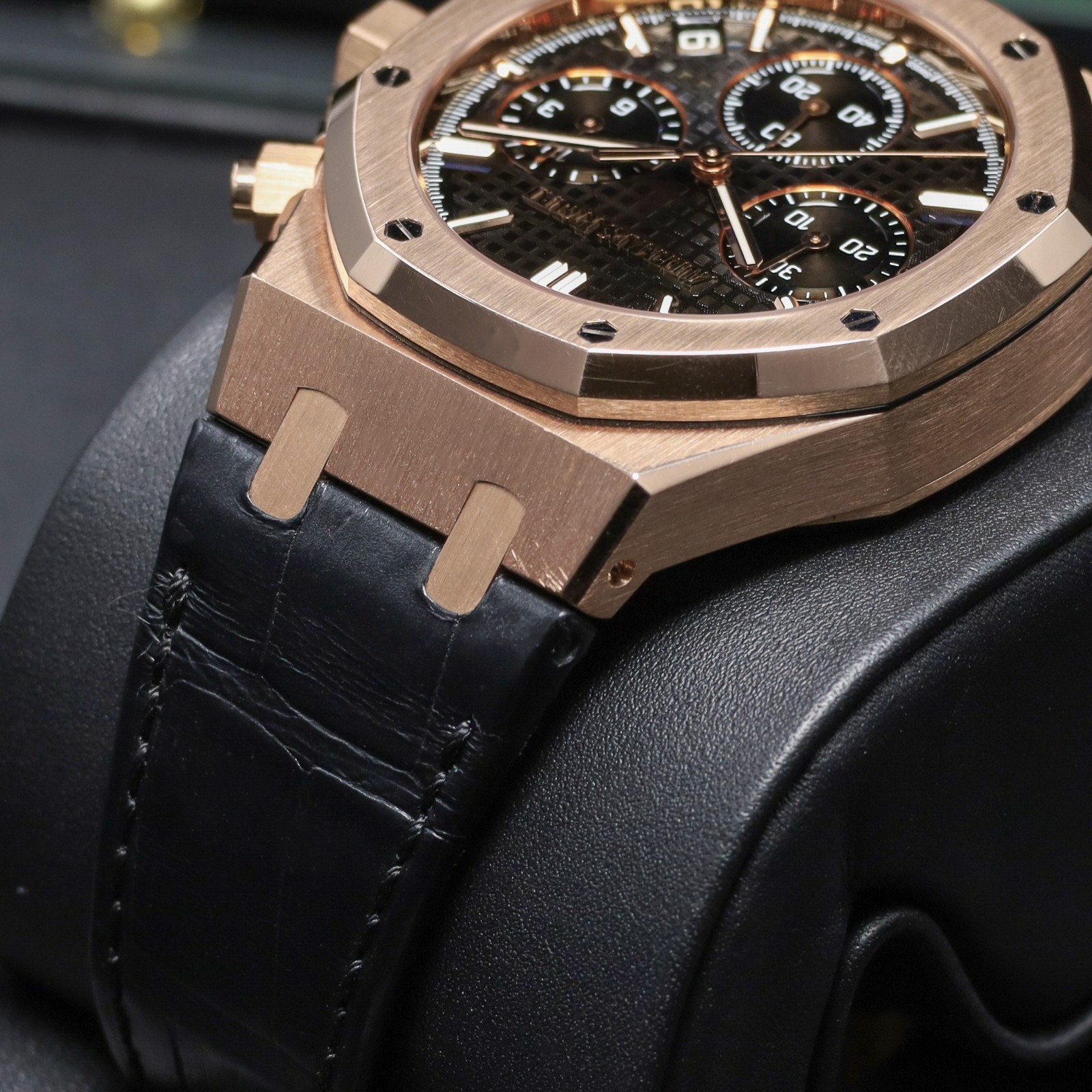 Audemars Piguet Royal Oak 41mm Rose Gold Black Tapisserie Dial Strap 26240OR