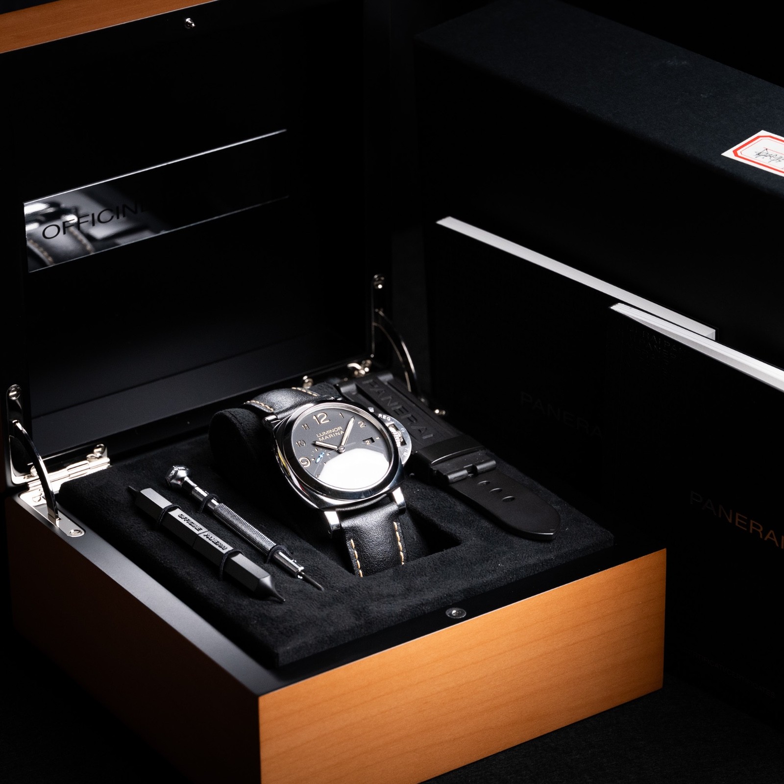 Panerai Luminor Marina Leather Strap & Rubber Strap PAM01359