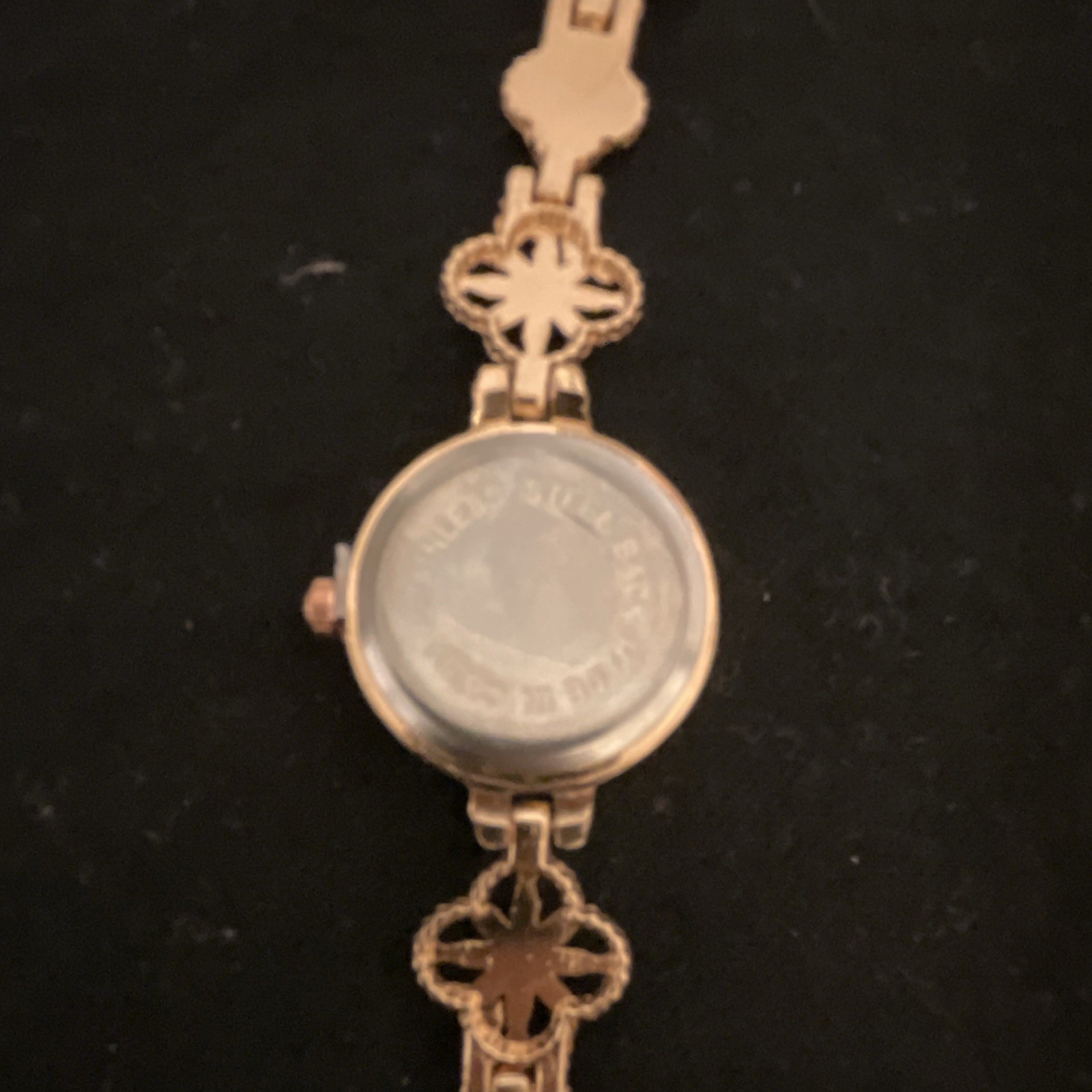 Women’s Gold-Tone Metal Bracelet Watch, Pink Analog 12-Hour Dial, Round