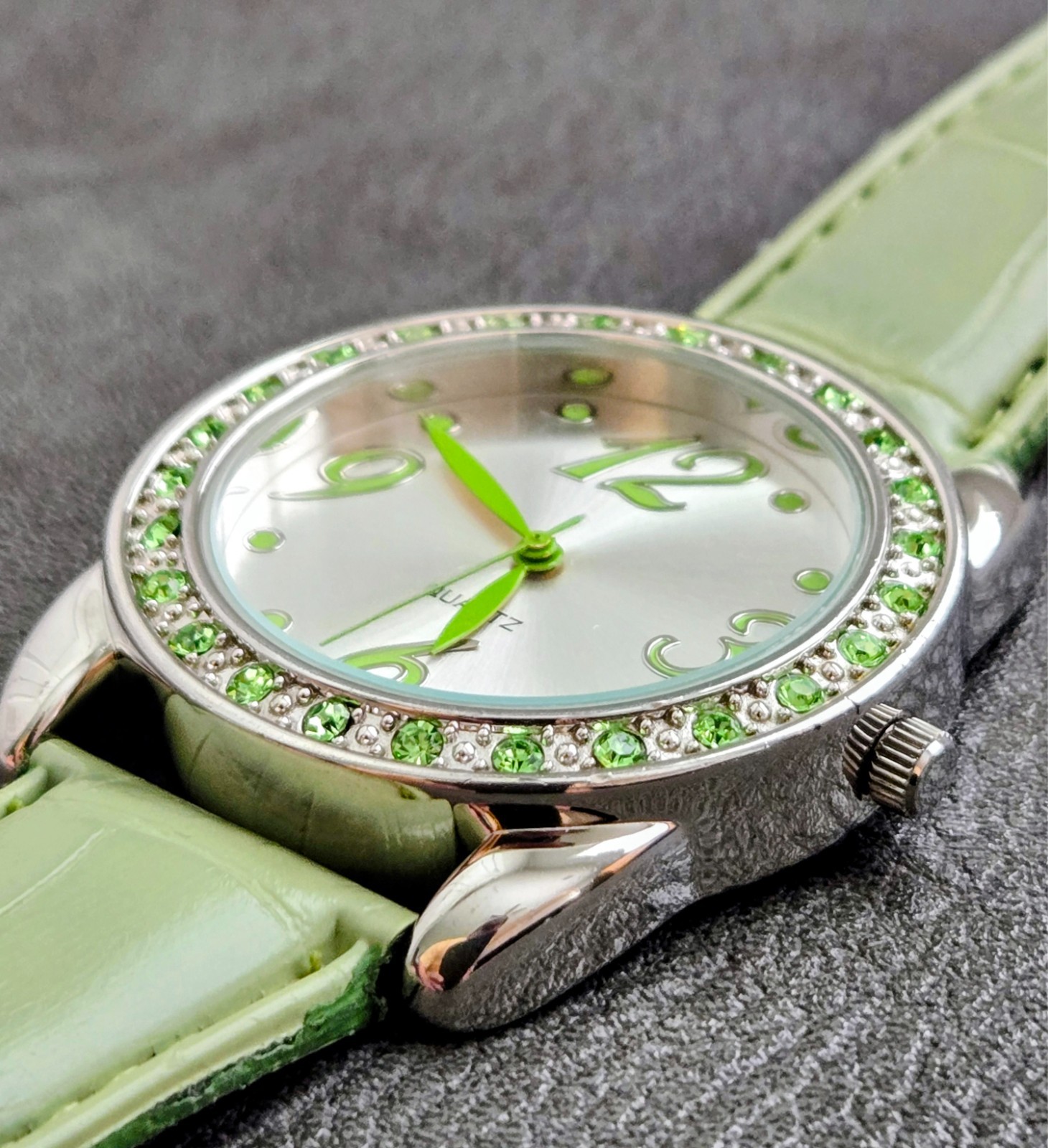 Fashion Watch Lime Green Crystal Silver Tone Quartz Watch