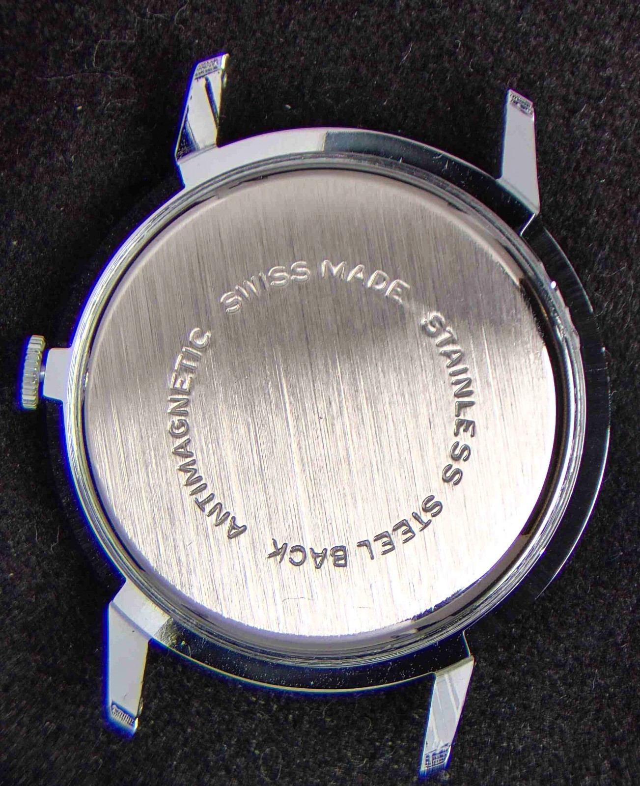 Allaine Vertical Linen Dial Men’s Hand-Wind Vintage Swiss Watch — Working