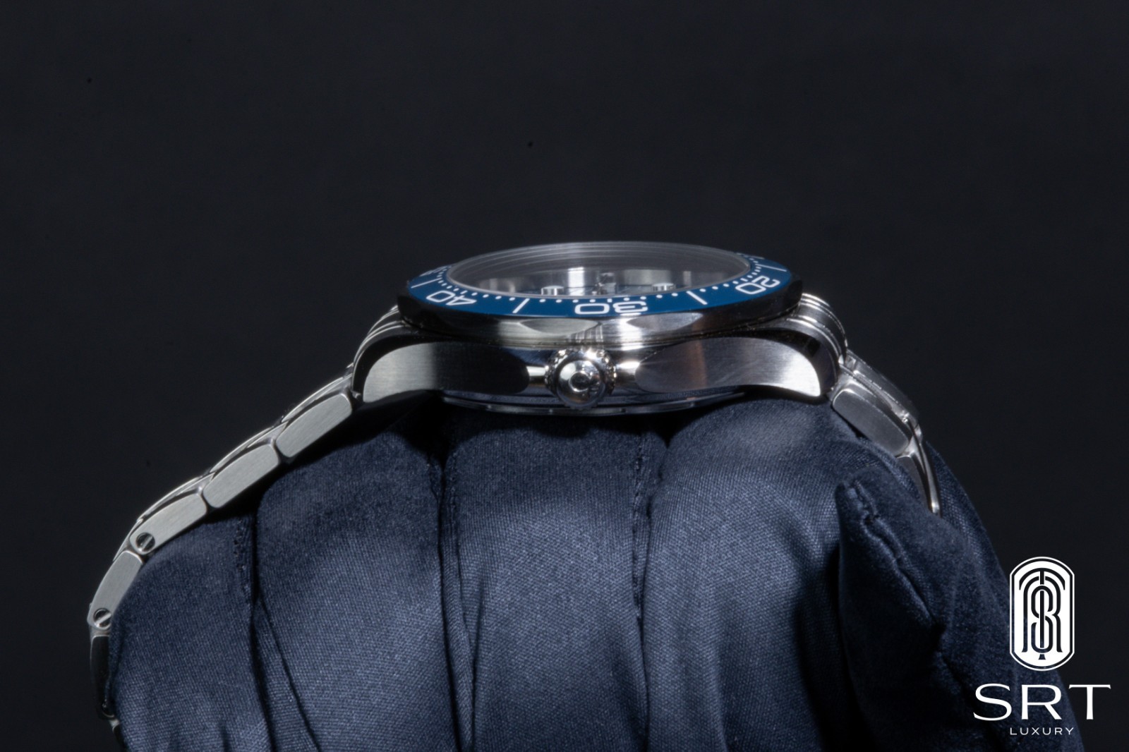 Omega Seamaster Driver 300M 210.30.42.20.03.001 42mm Steel Blue B&P $6.7k MSRP
