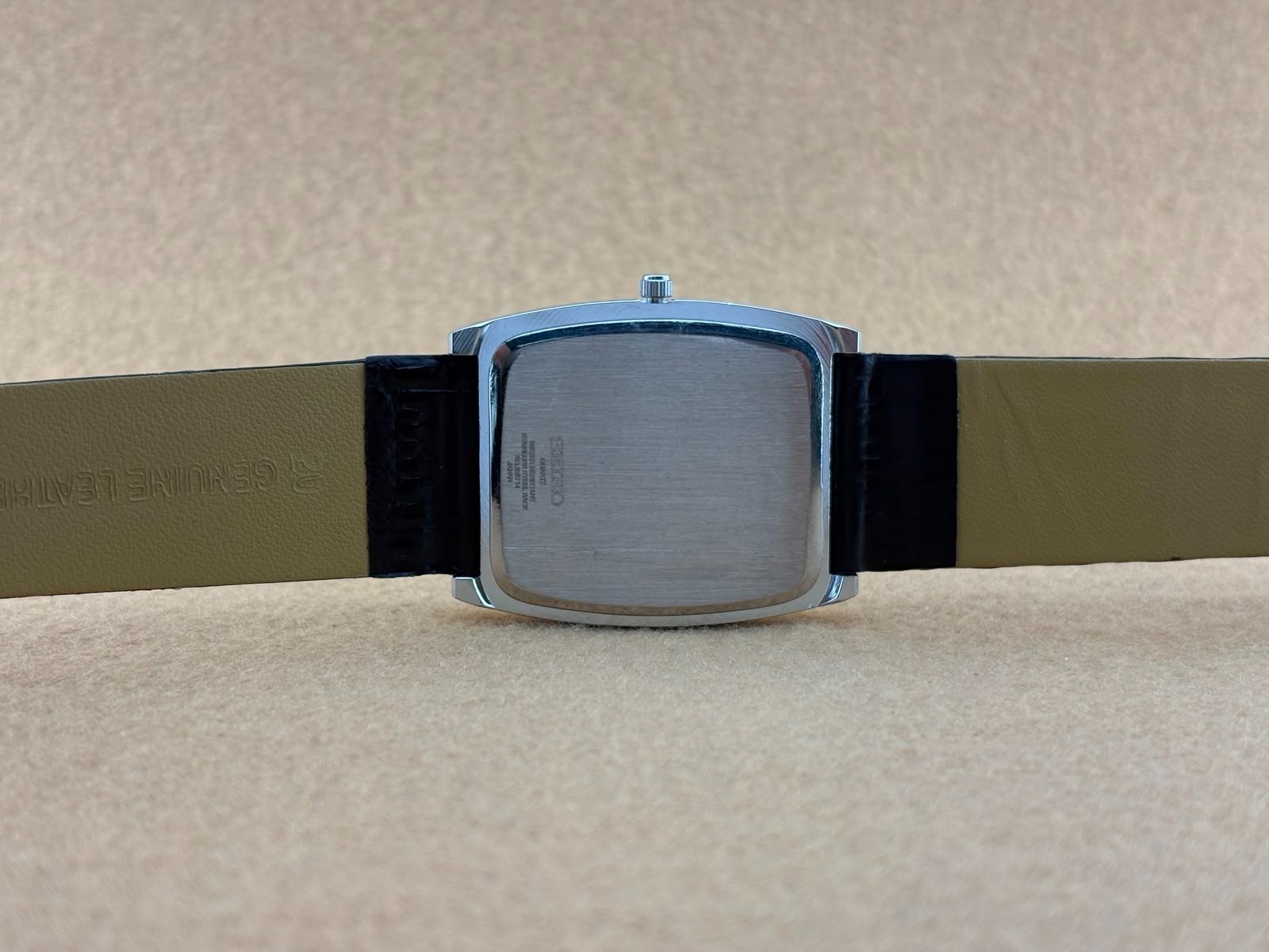 RARE BLUE Vintage Seiko Slim Barrel Quartz Men’s Wristwatch-dark brown strap