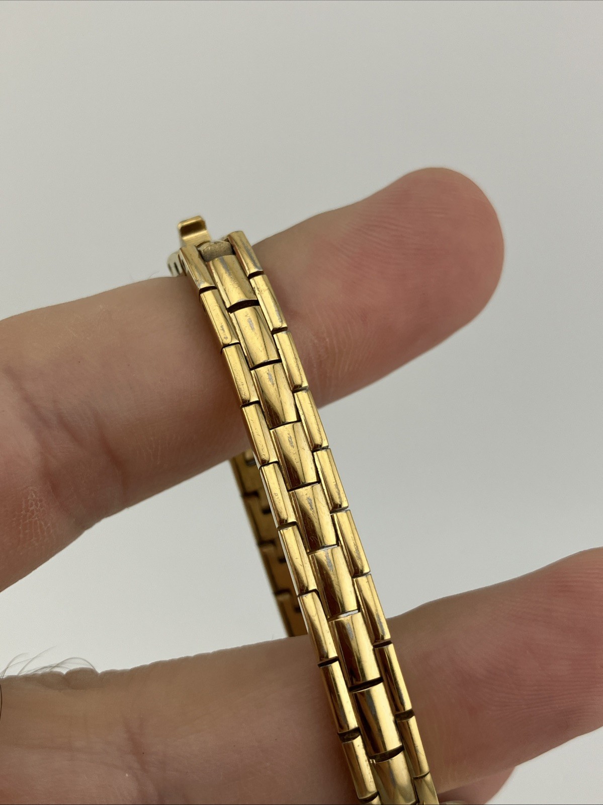 Vtg Austin Lades 17mm Watch Gold Tone Diamond & Ruby Bezel MOP Dial 5.75″ – RUNS