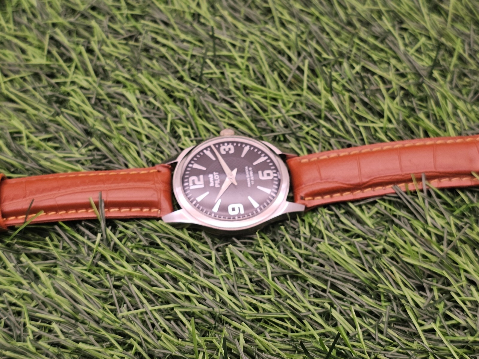 Beautiful Mens HMT Pilot Parashock Mechanical Wind 17J Watch Black Dial