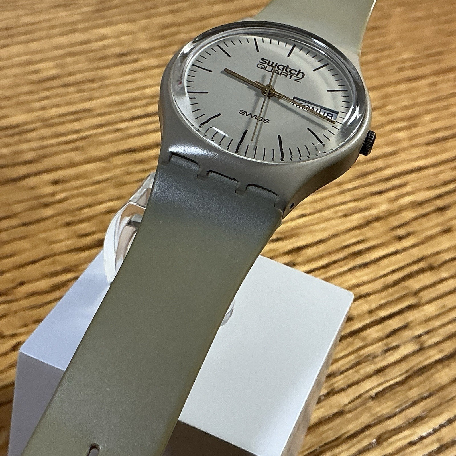 GT702 – 1983 – TAN – FIRST YEAR OF SWATCH – 34mm