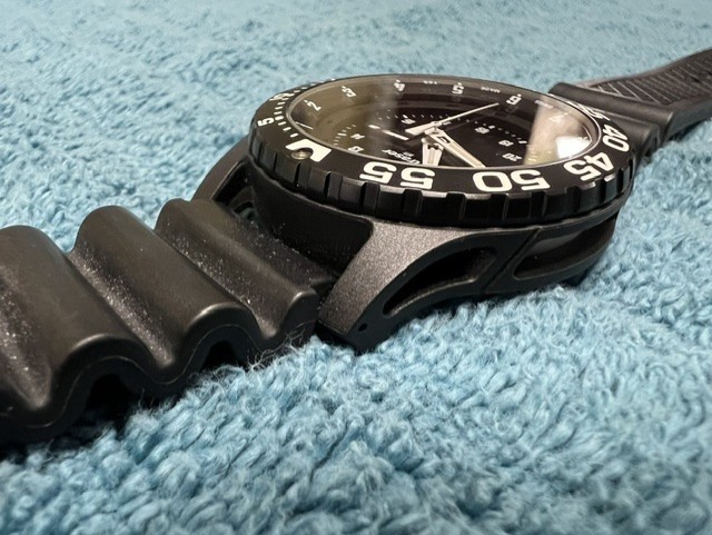 Traser Elite Red Military Diver Watch – Beautiful Condition!
