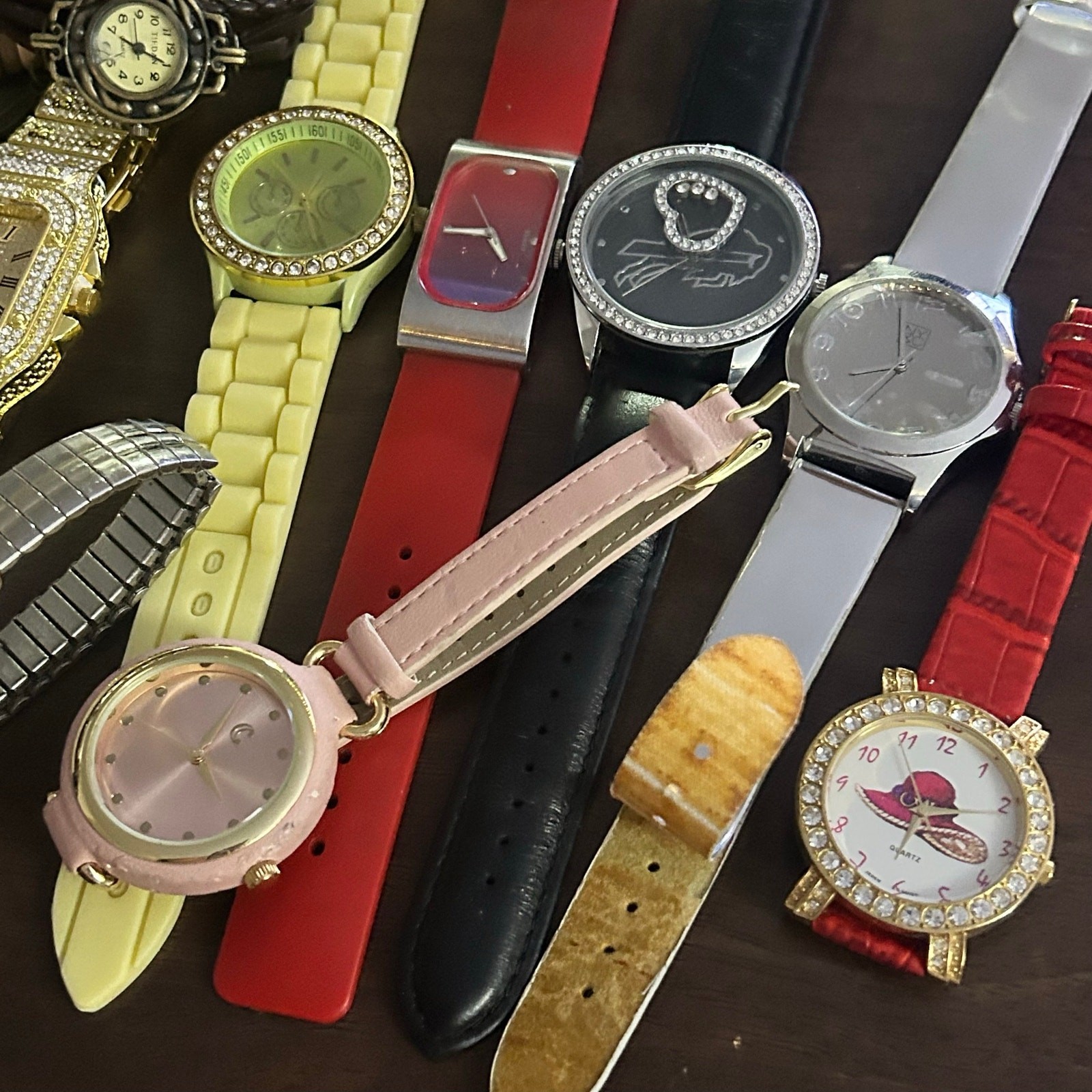 Assorted Watches Used Not Working For Parts Or Pieces lot 1