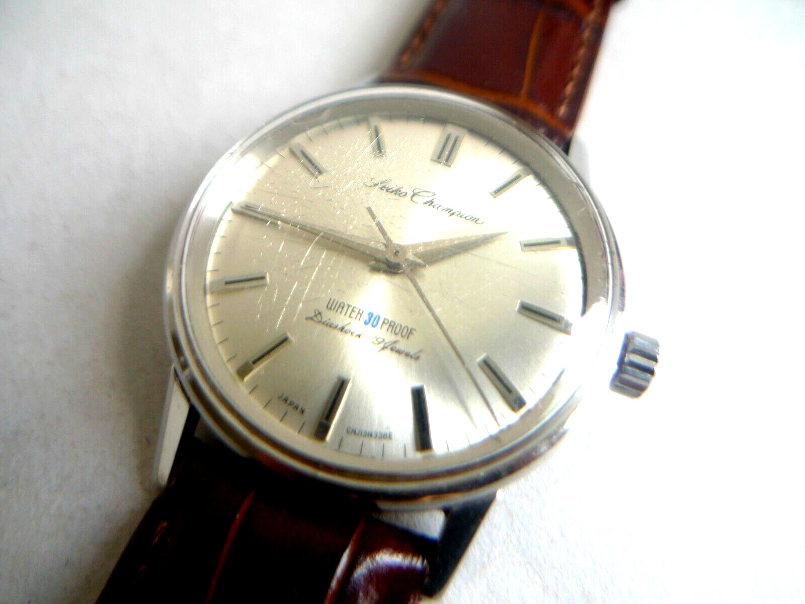 Great Condition ! SEIKO CHAMPION DIASHOCK 19-JEWELS Vintage Watch