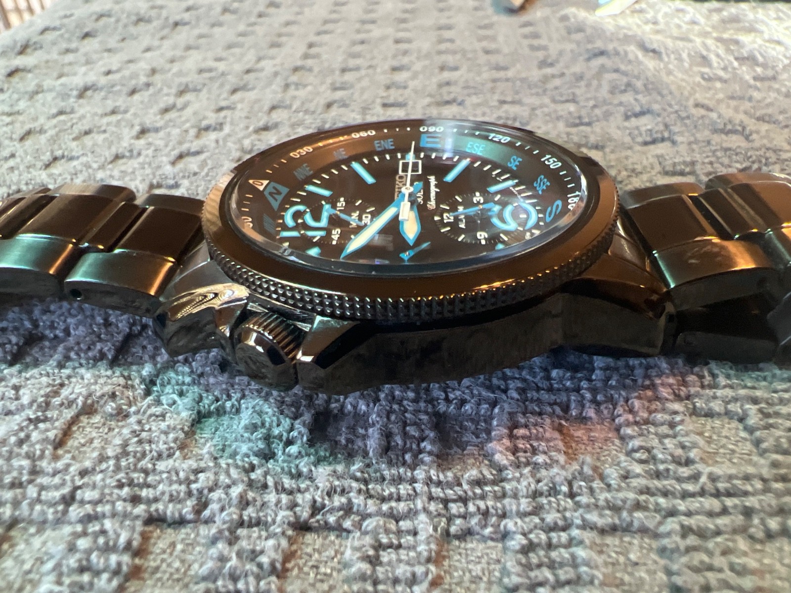 Seiko Solar V172-0AG0 Black Dial Blue Numbers 41mm Watch