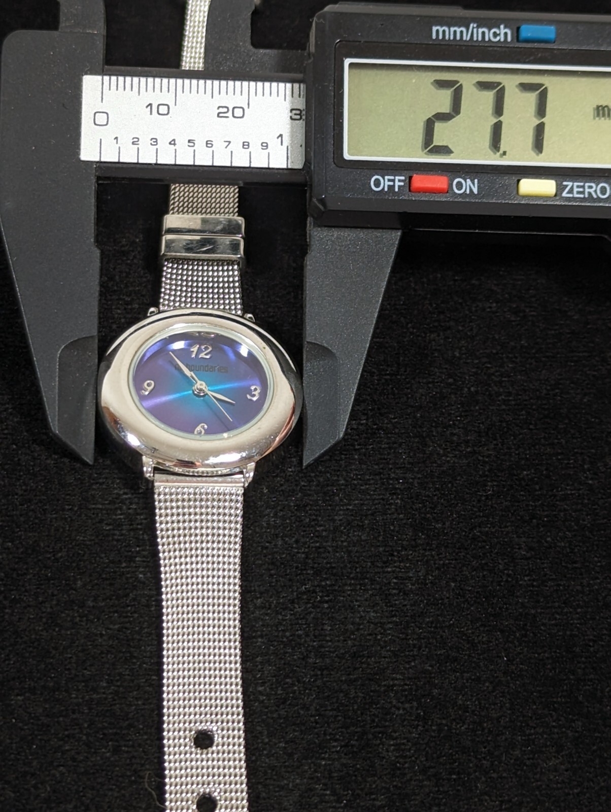 No Boundaries Womans Blue Purple Round Silver Tone Case Mesh Band Watch