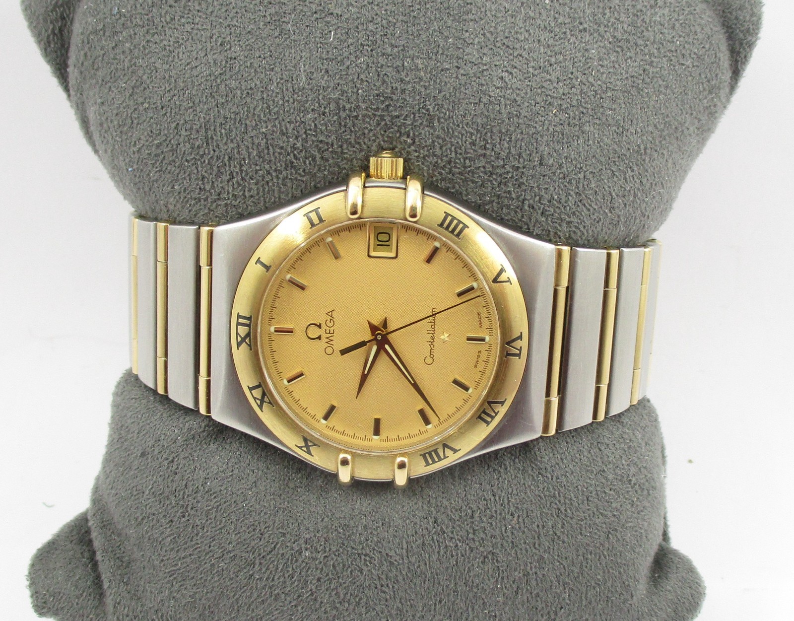 1995 Vintage Omega Constellation Stainless and 18K Gold Swiss Quartz Wristwatch
