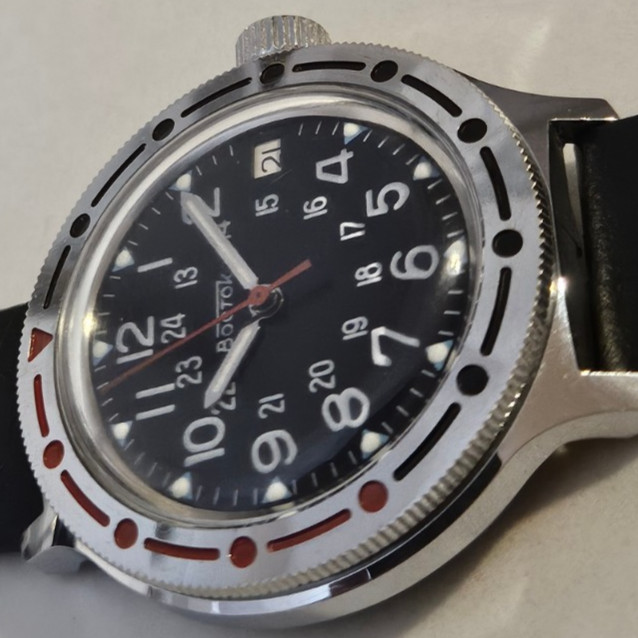 Vintage Men’s “Amphibia” Vostok Automatic 2416 31J USSR 1970 200m Diver Watch