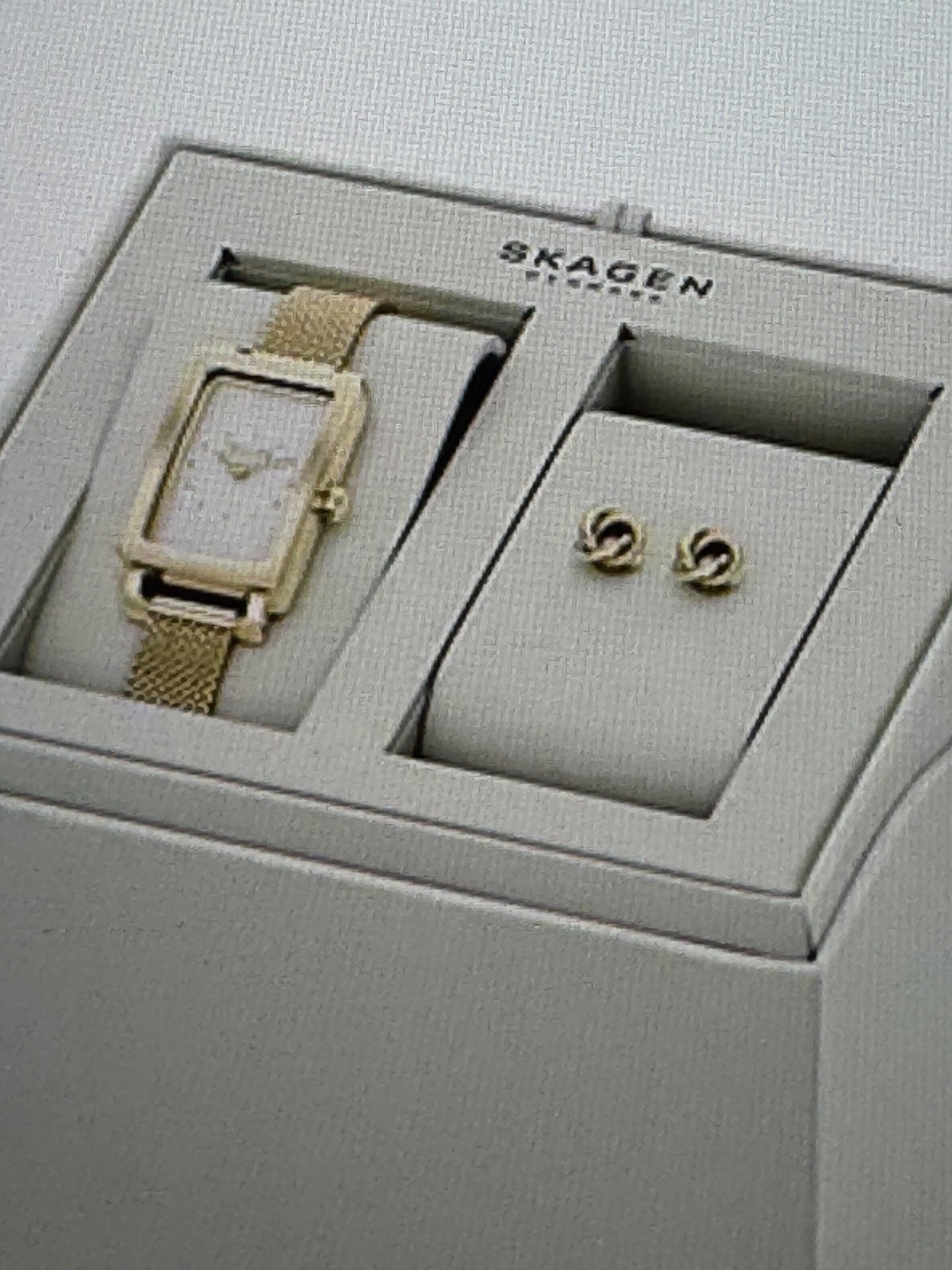 Skagen Womens Gold Watch and Earring Gift Set SKW1158SET